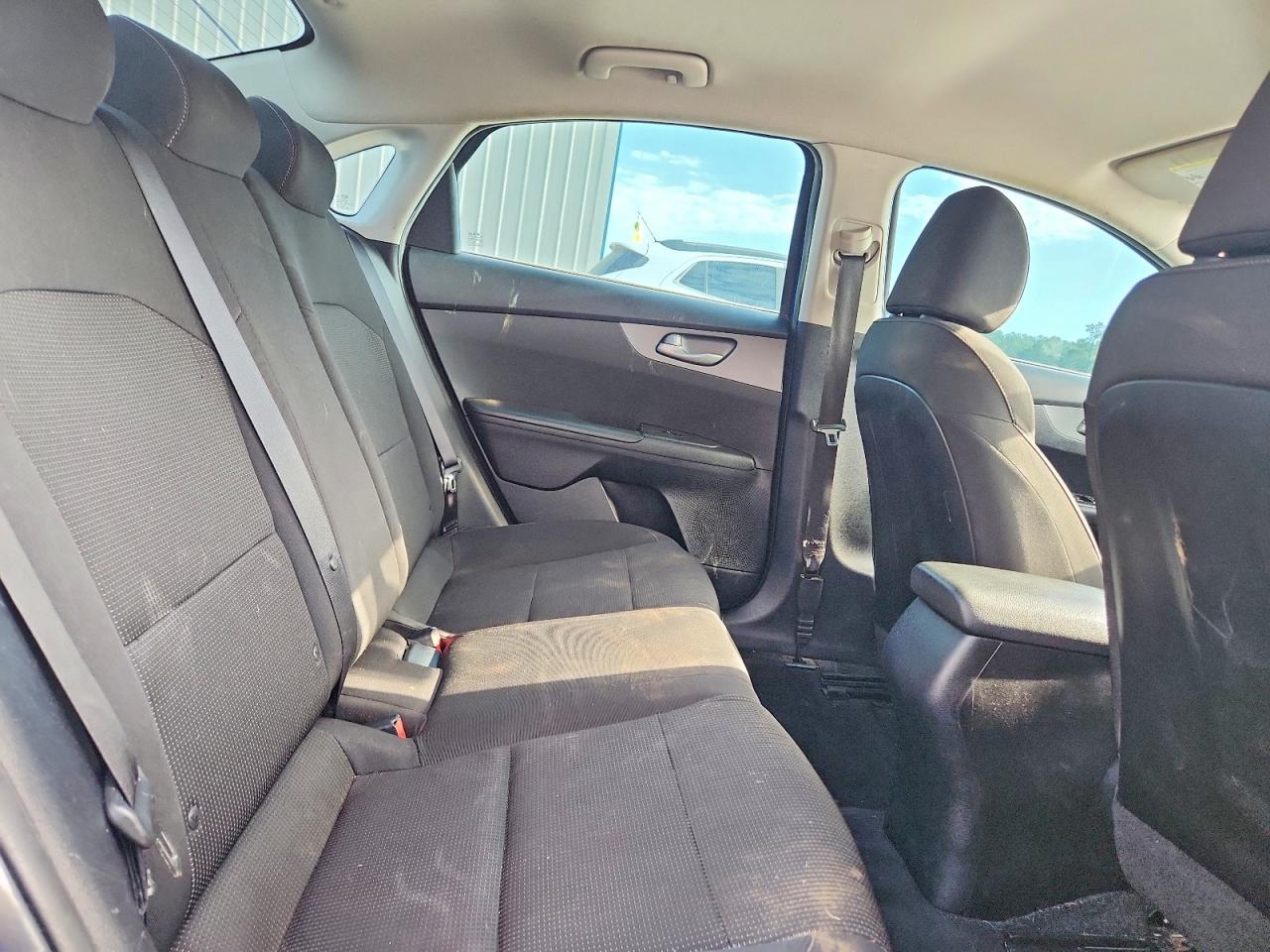 2019 Kia Forte Lxs Blue vin: 3KPF24AD2KE050129