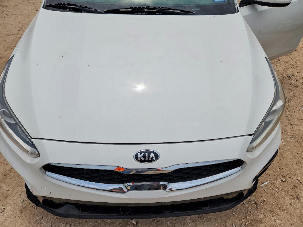 2020 Kia Forte Lxs White vin: 3KPF24AD2LE219129