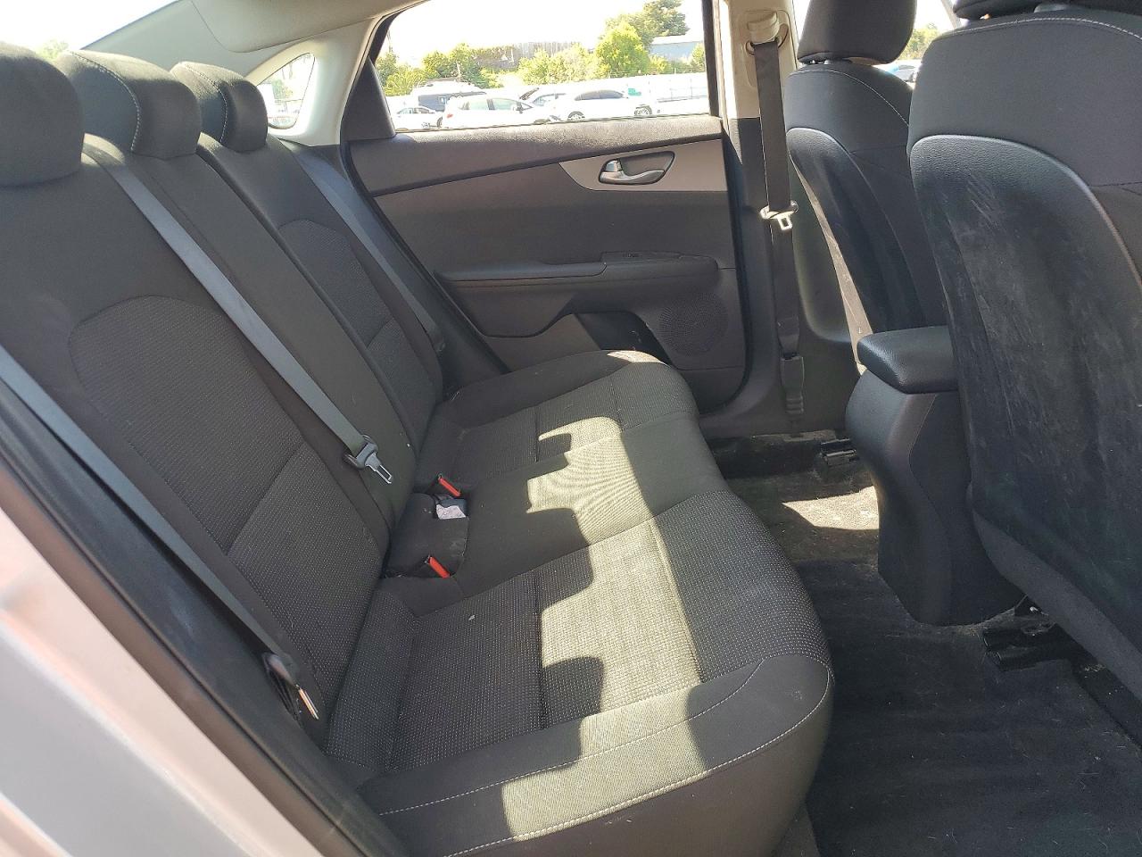 2020 Kia Forte Lxs Silver vin: 3KPF24AD2LE238392