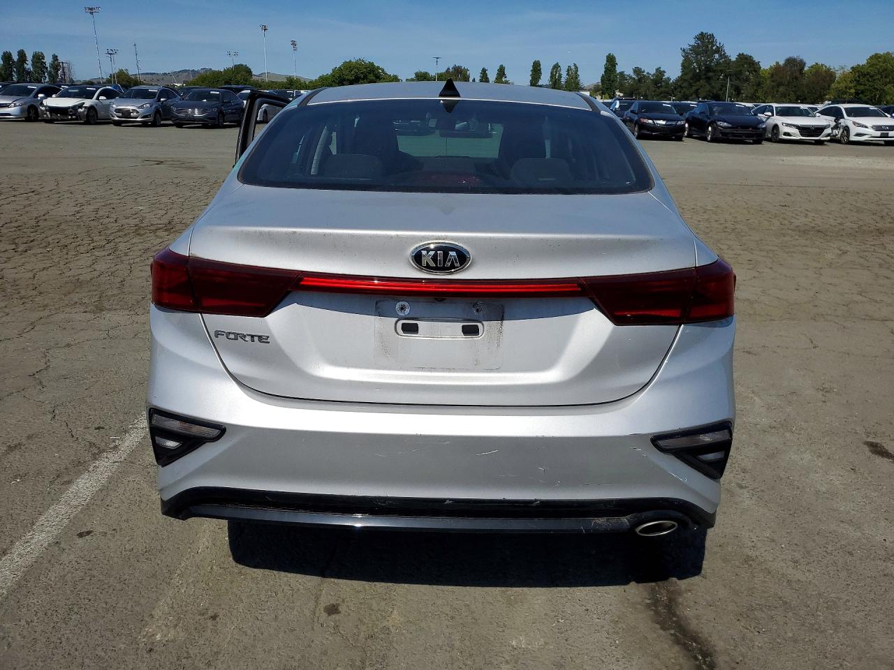 2020 Kia Forte Lxs Silver vin: 3KPF24AD2LE238392