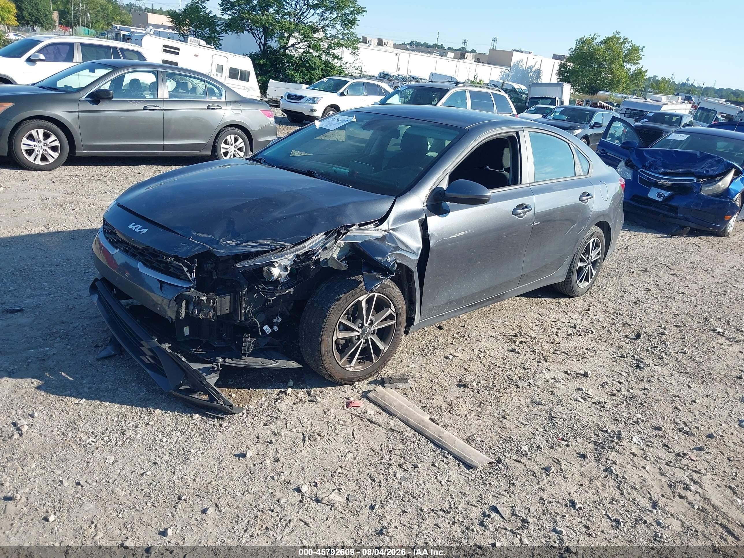 2022 Kia Forte Lxs Gray vin: 3KPF24AD2NE424484