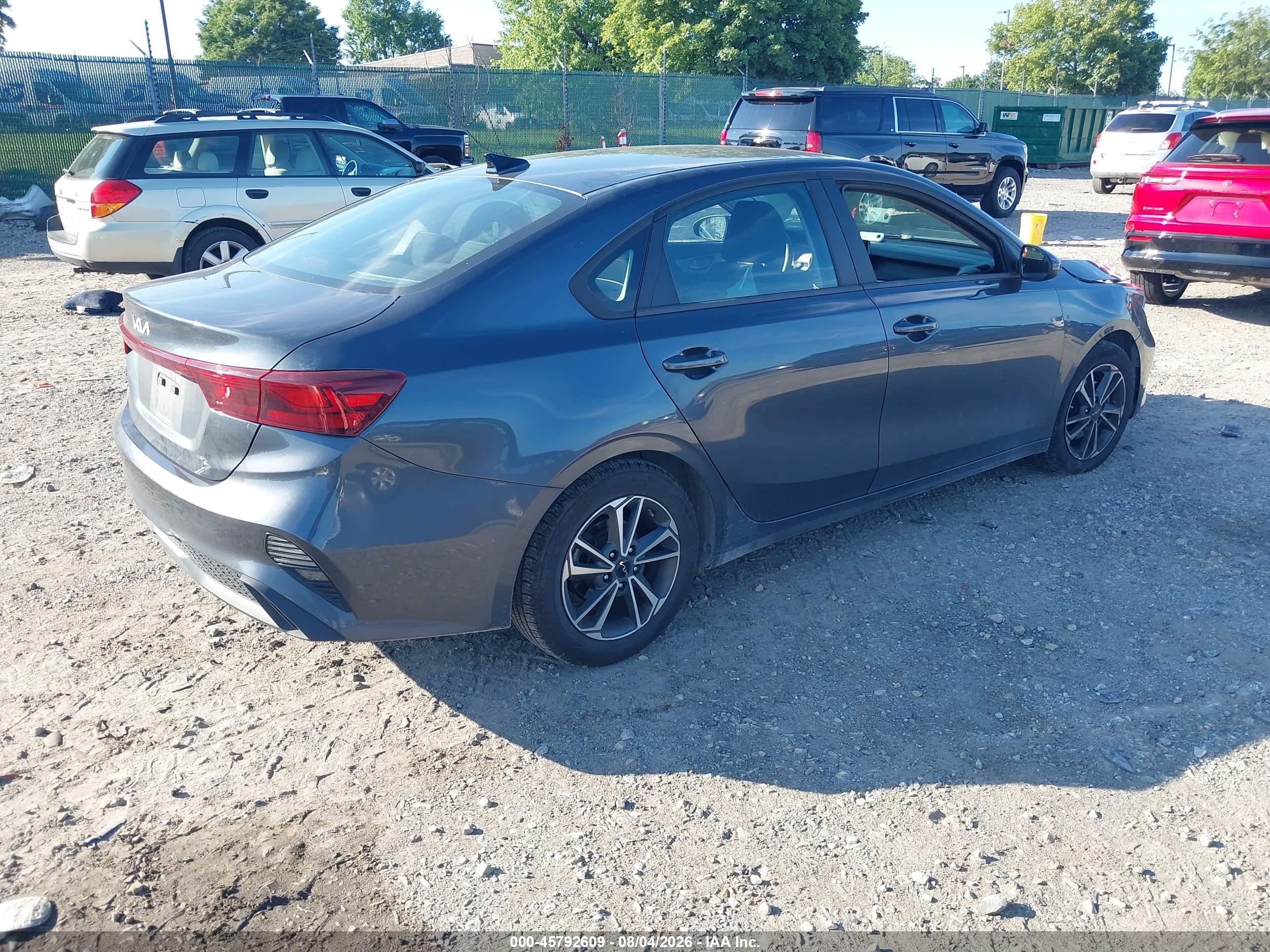 2022 Kia Forte Lxs Gray vin: 3KPF24AD2NE424484