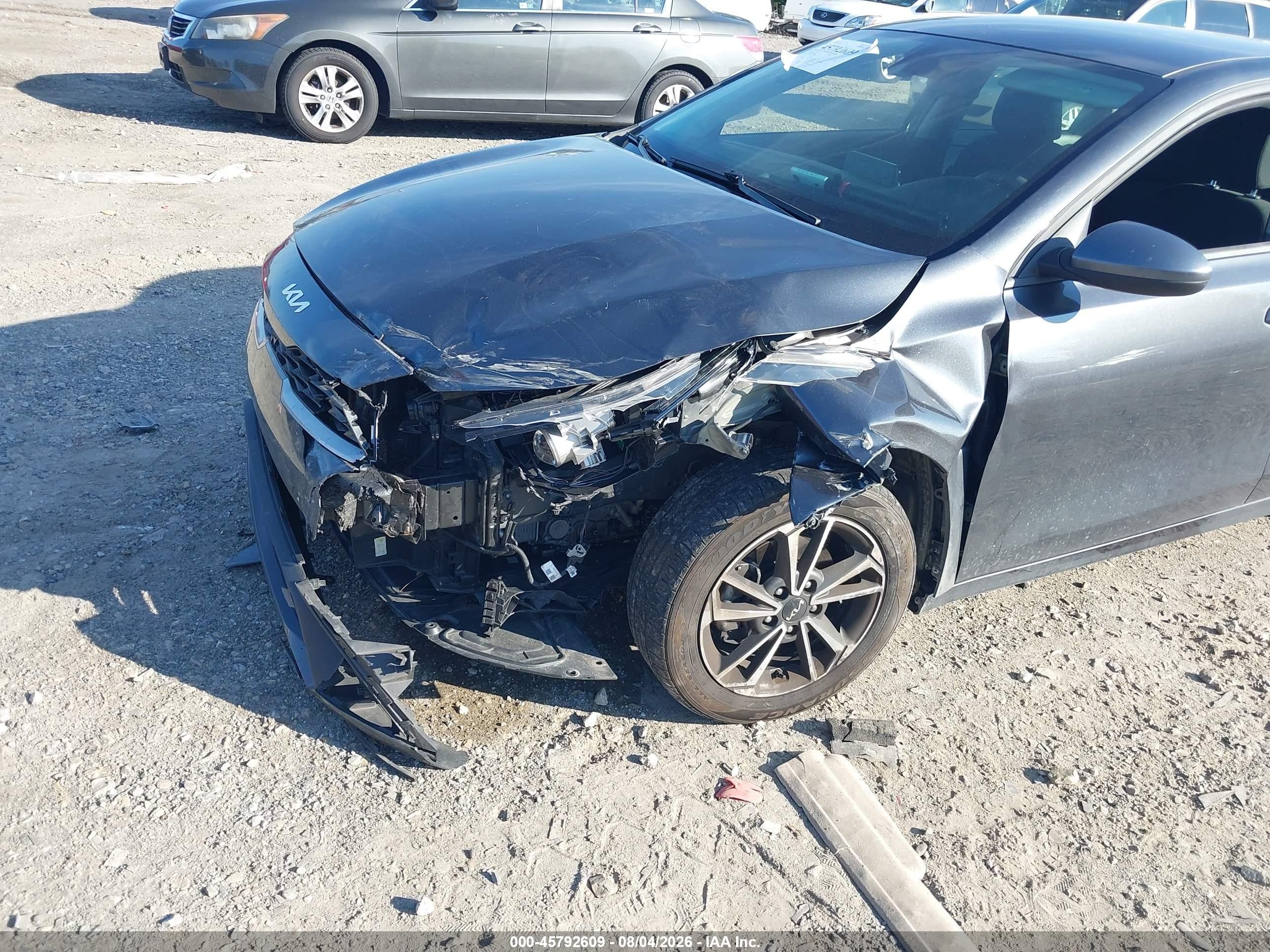 2022 Kia Forte Lxs Gray vin: 3KPF24AD2NE424484