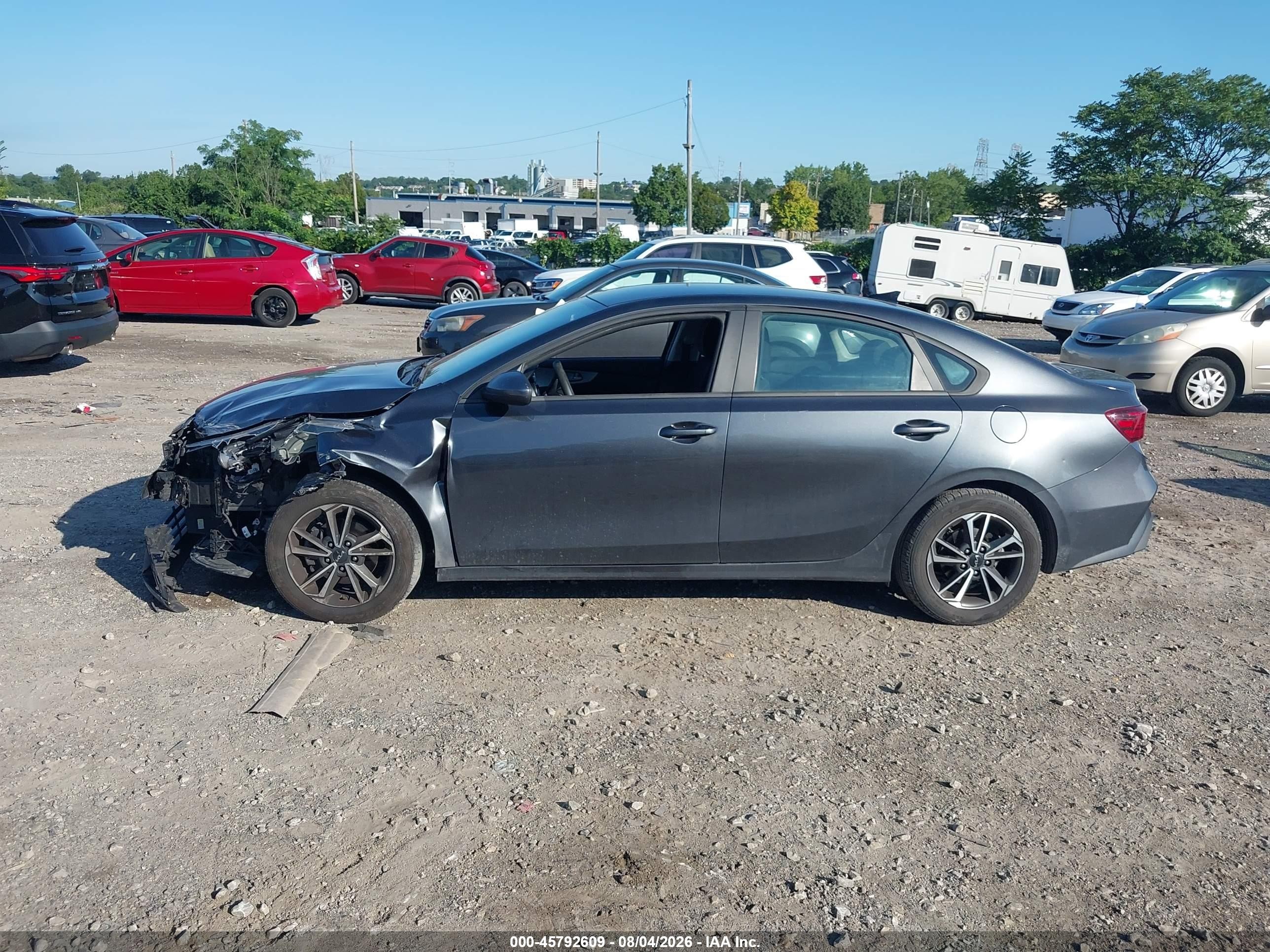 2022 Kia Forte Lxs Gray vin: 3KPF24AD2NE424484