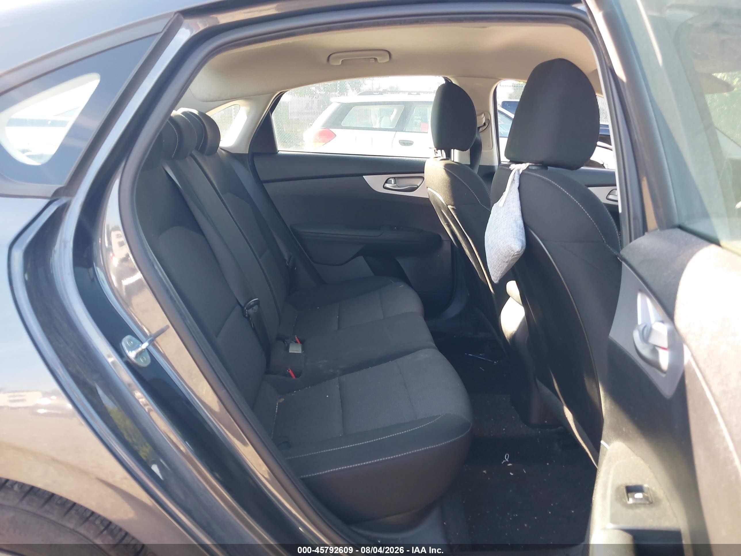 2022 Kia Forte Lxs Gray vin: 3KPF24AD2NE424484