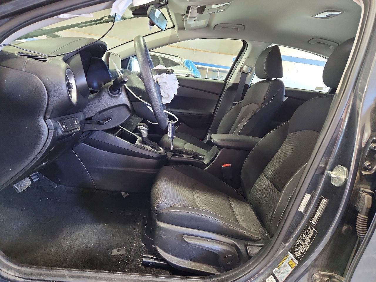 2022 Kia Forte Lxs Gray vin: 3KPF24AD2NE431760