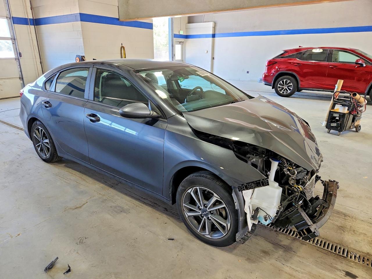 2022 Kia Forte Lxs Gray vin: 3KPF24AD2NE431760