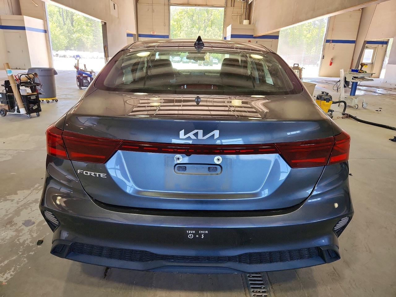 2022 Kia Forte Lxs Gray vin: 3KPF24AD2NE431760