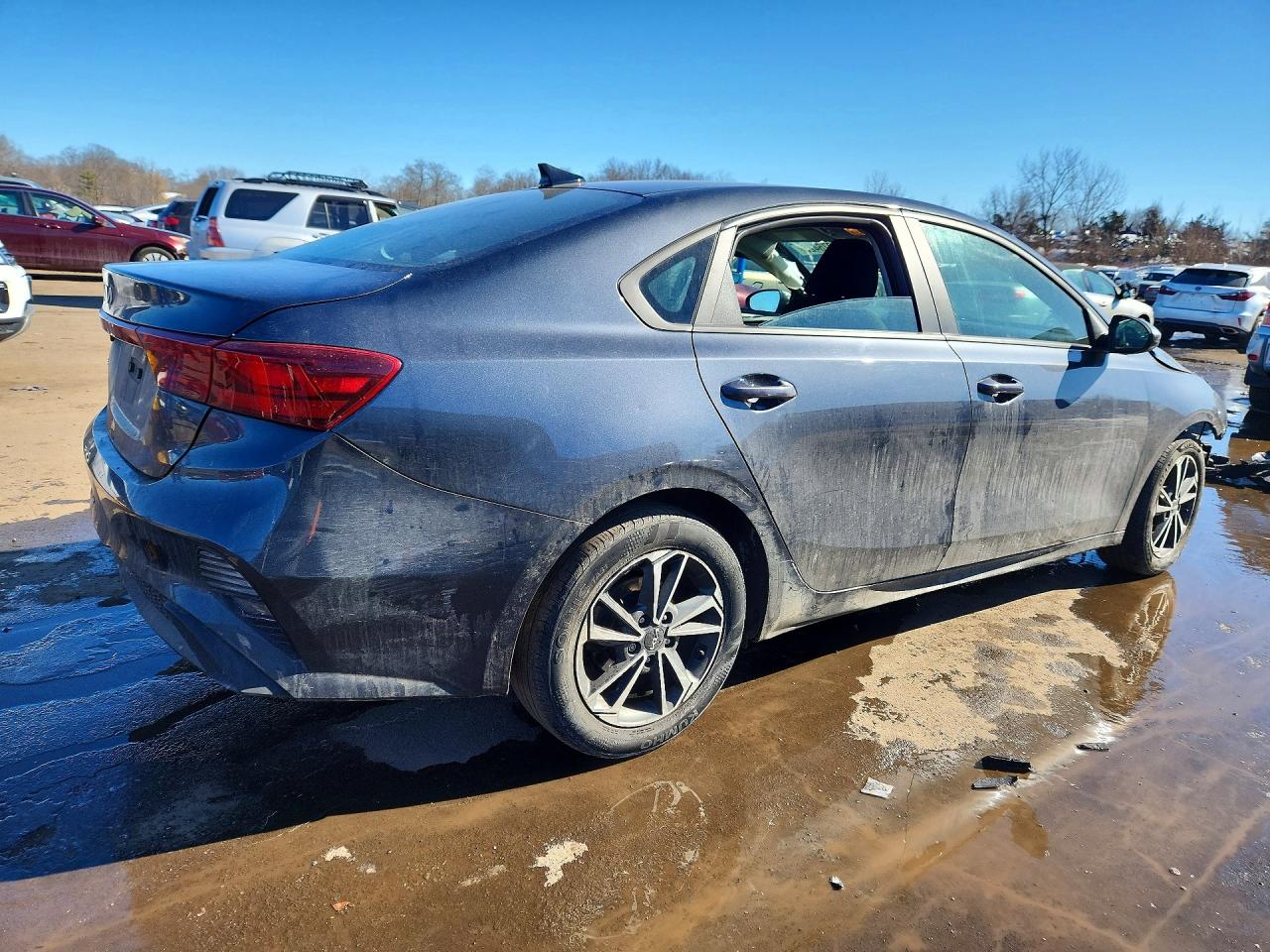 2023 Kia Forte Lxs Gray vin: 3KPF24AD2PE558396