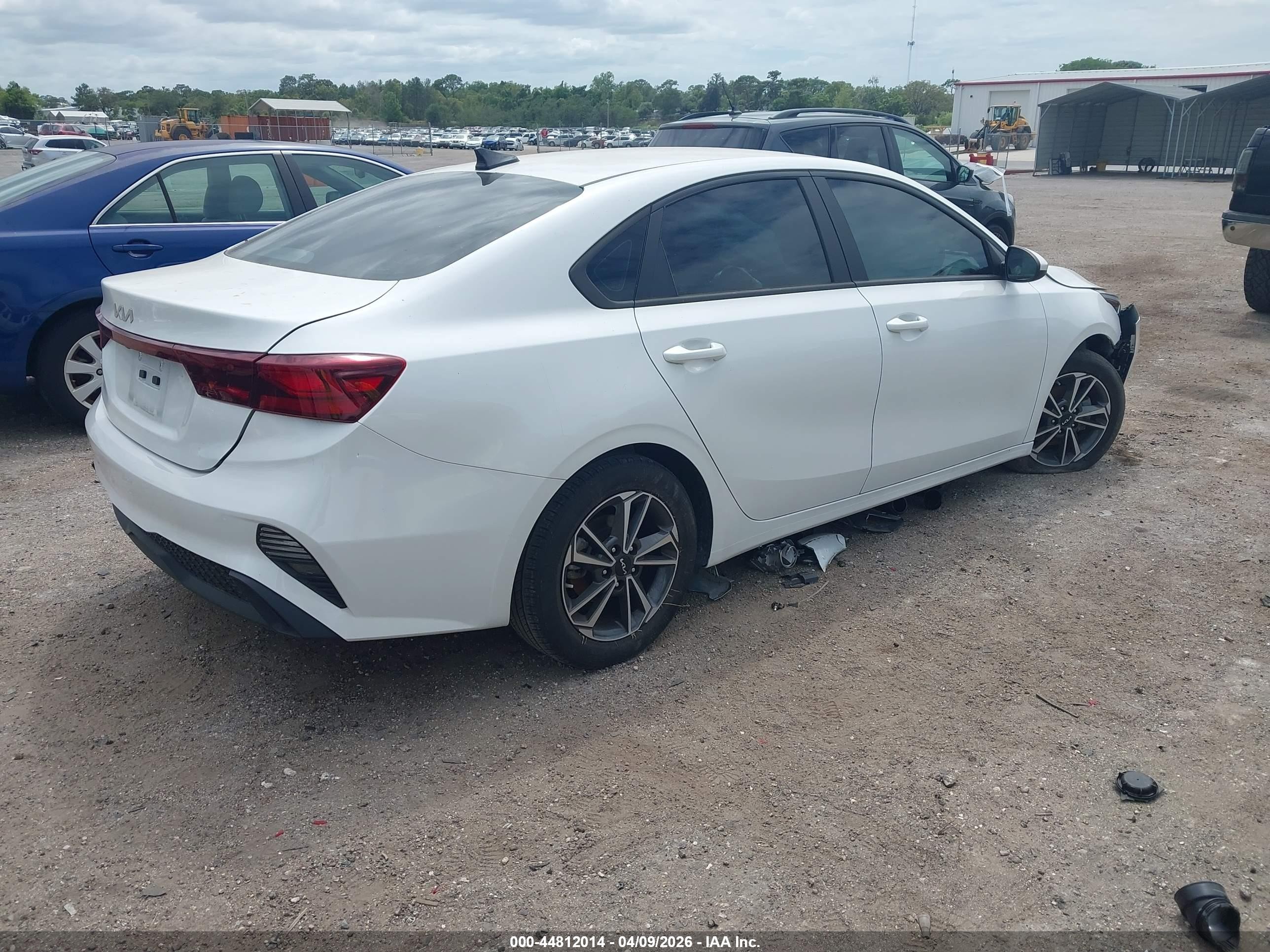 2023 Kia Forte Lxs White vin: 3KPF24AD2PE577661