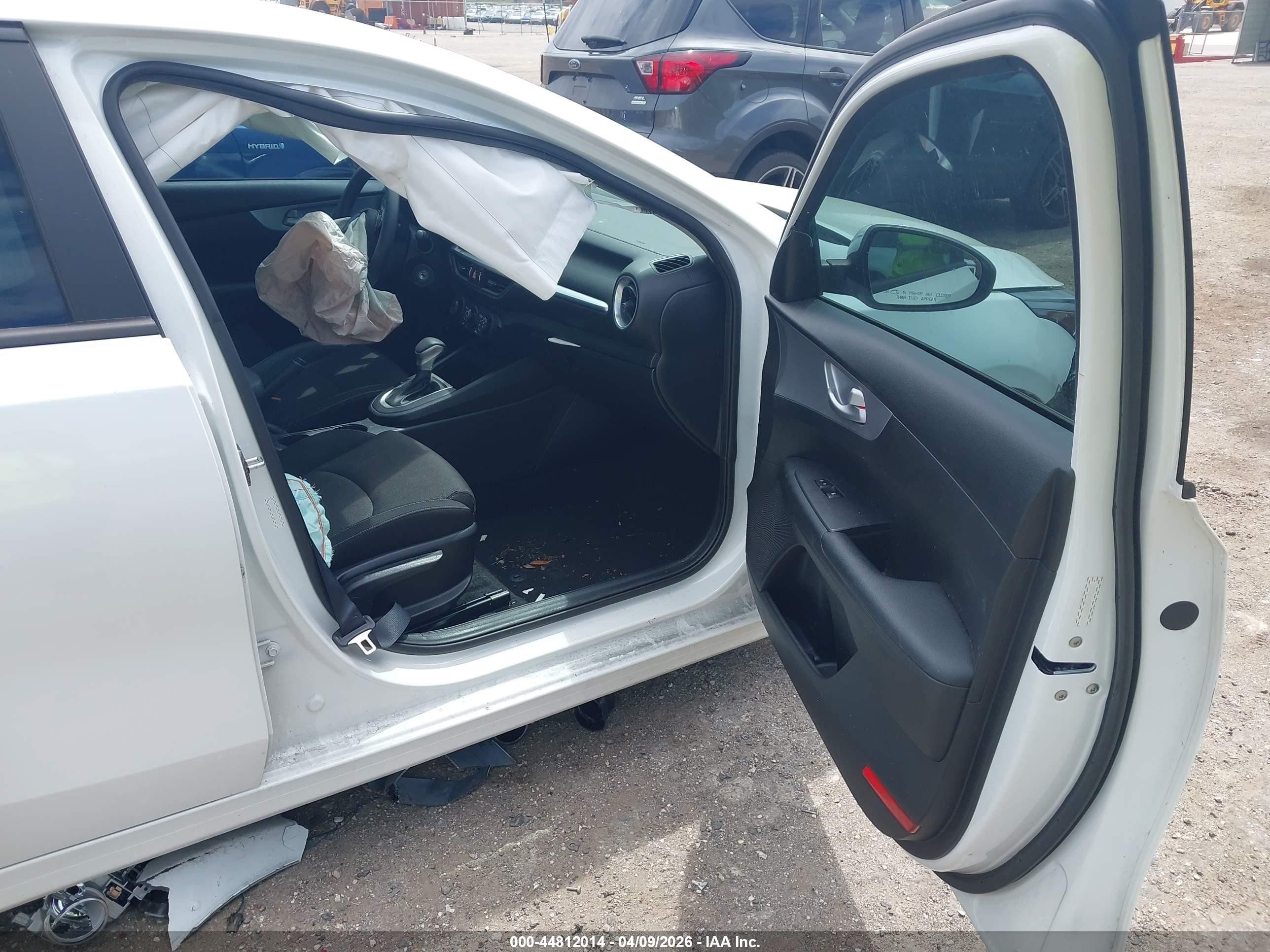 2023 Kia Forte Lxs White vin: 3KPF24AD2PE577661
