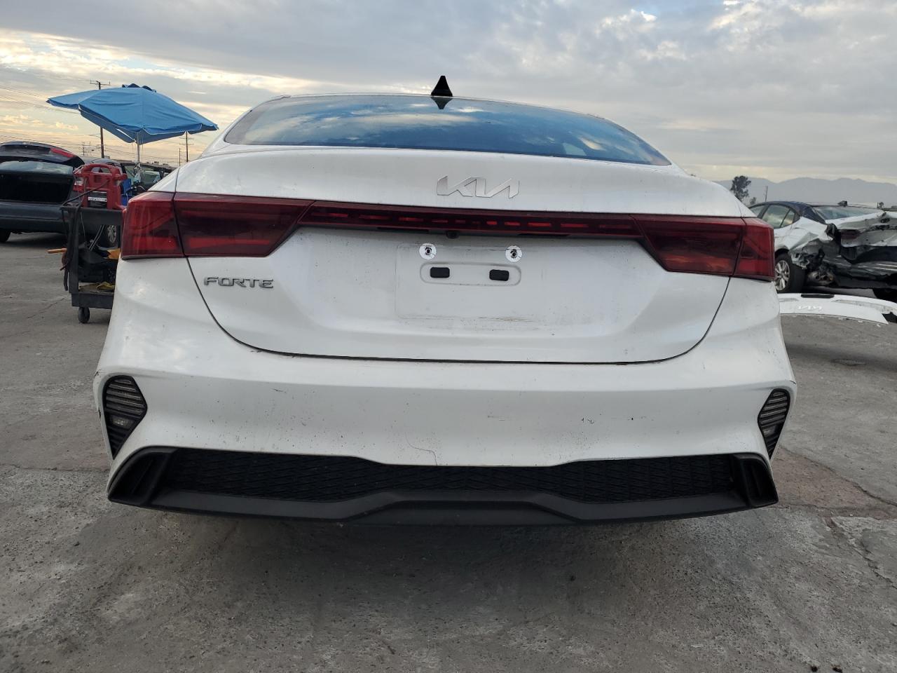 2023 Kia Forte Lx White vin: 3KPF24AD2PE690736