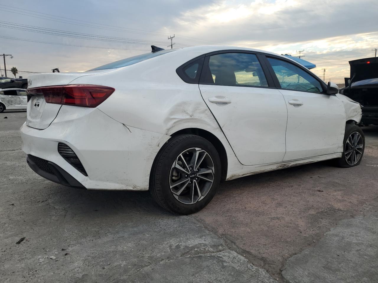 2023 Kia Forte Lx White vin: 3KPF24AD2PE690736