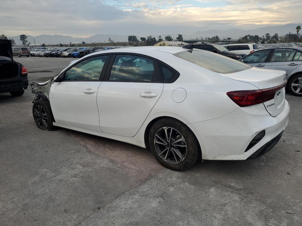 2023 Kia Forte Lx White vin: 3KPF24AD2PE690736
