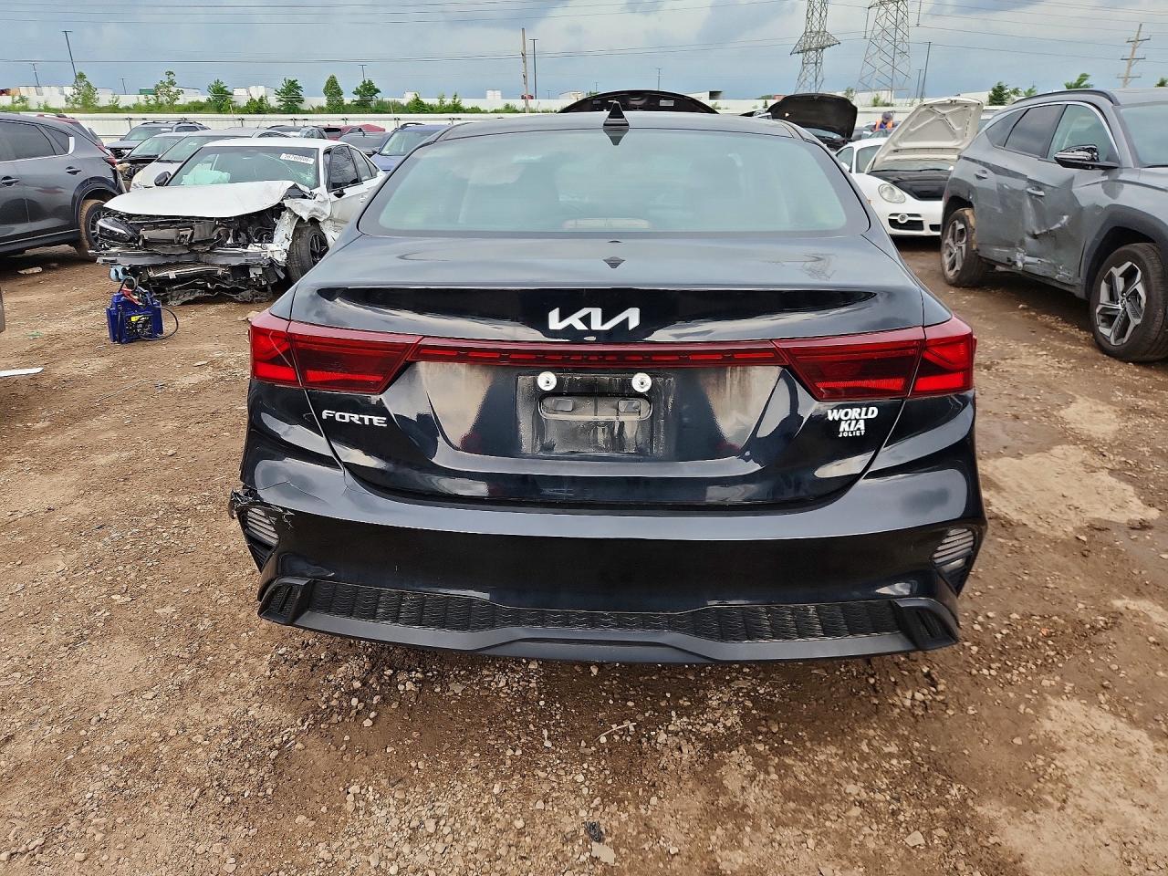2024 Kia Forte Lxs Black vin: 3KPF24AD2RE714715