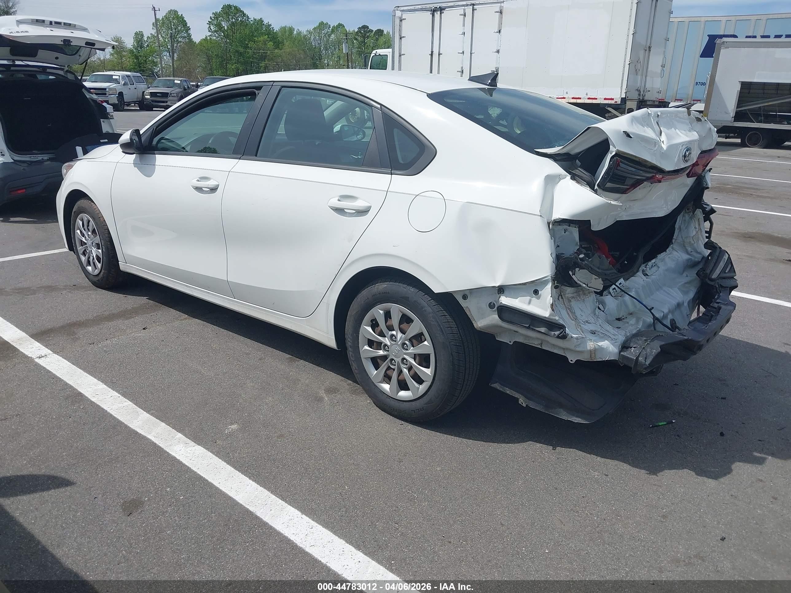 2019 Kia Forte Fe White vin: 3KPF24AD3KE079512