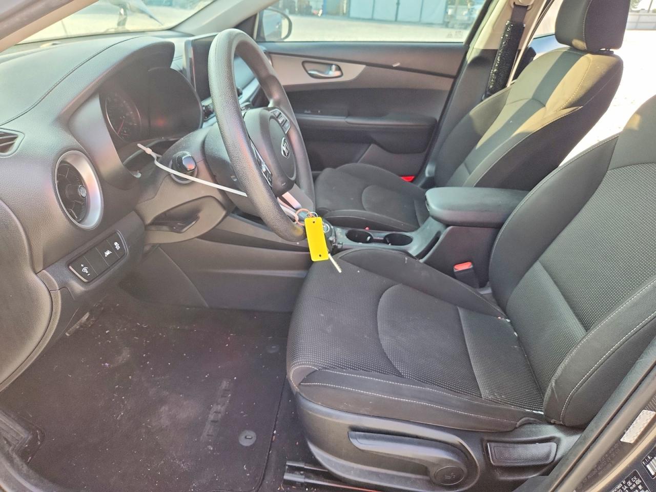 2020 Kia Forte Black vin: 3KPF24AD3LE252396