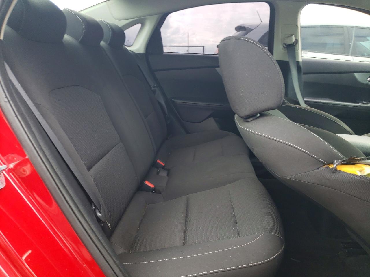 2021 Kia Forte Lxs Red vin: 3KPF24AD3ME330015