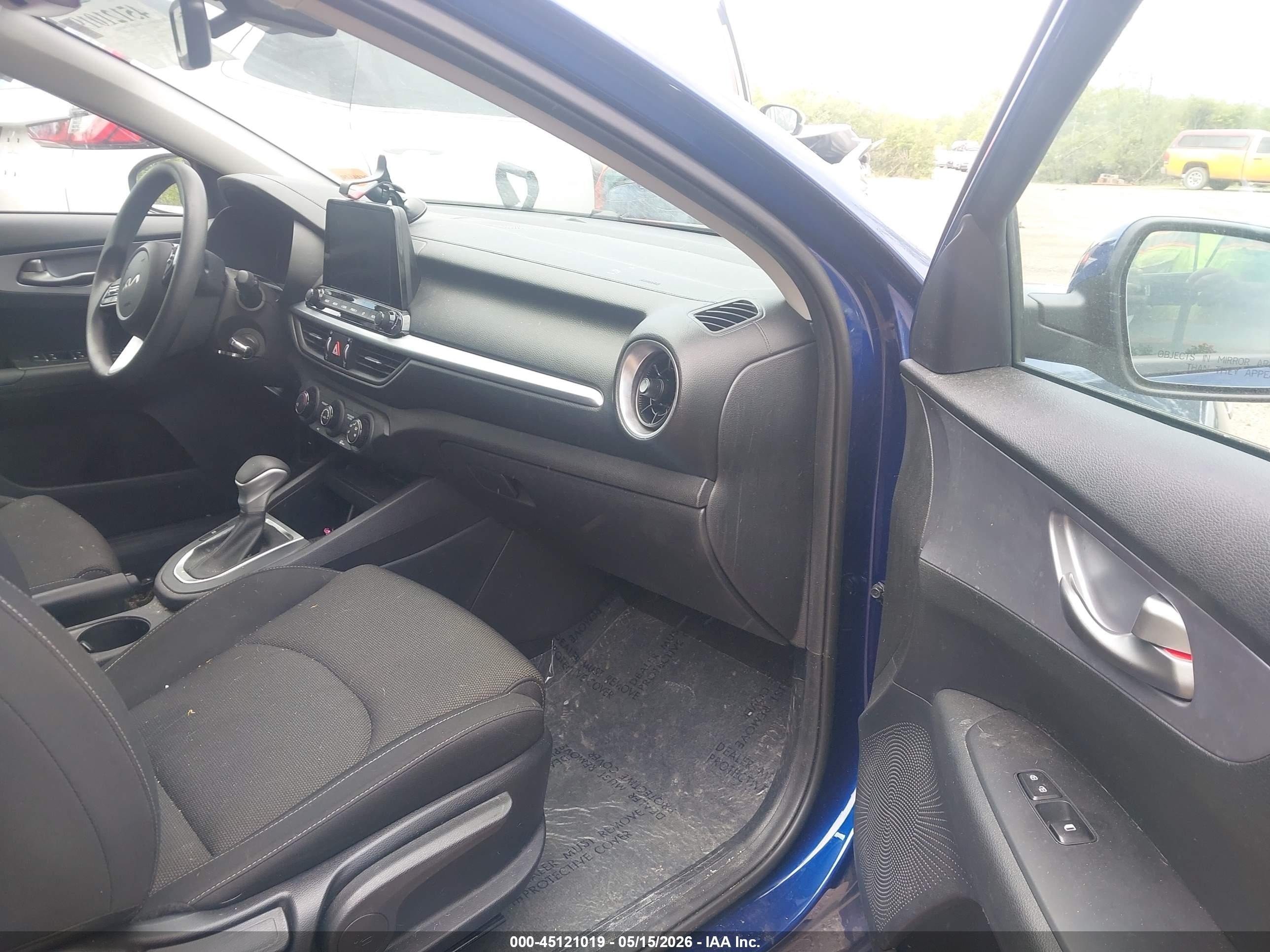 2022 Kia Forte Lxs Blue vin: 3KPF24AD3NE467893