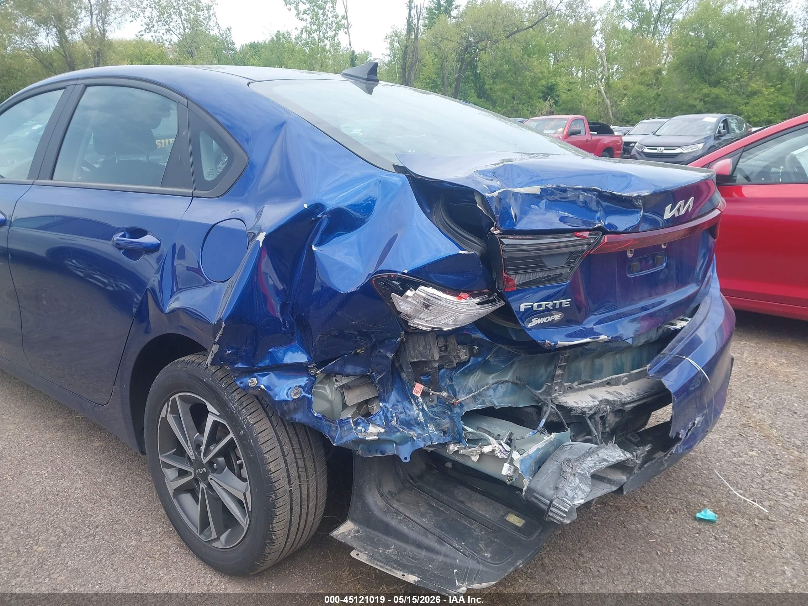 2022 Kia Forte Lxs Blue vin: 3KPF24AD3NE467893