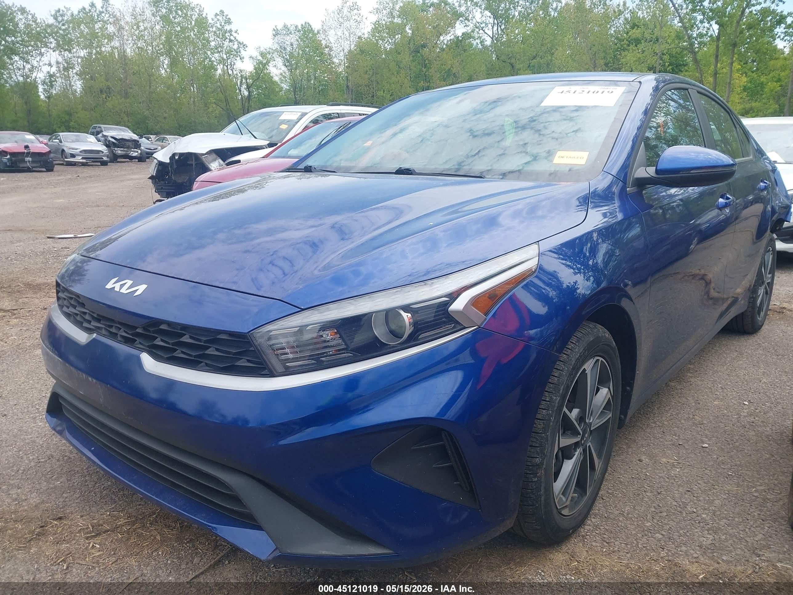 2022 Kia Forte Lxs Blue vin: 3KPF24AD3NE467893