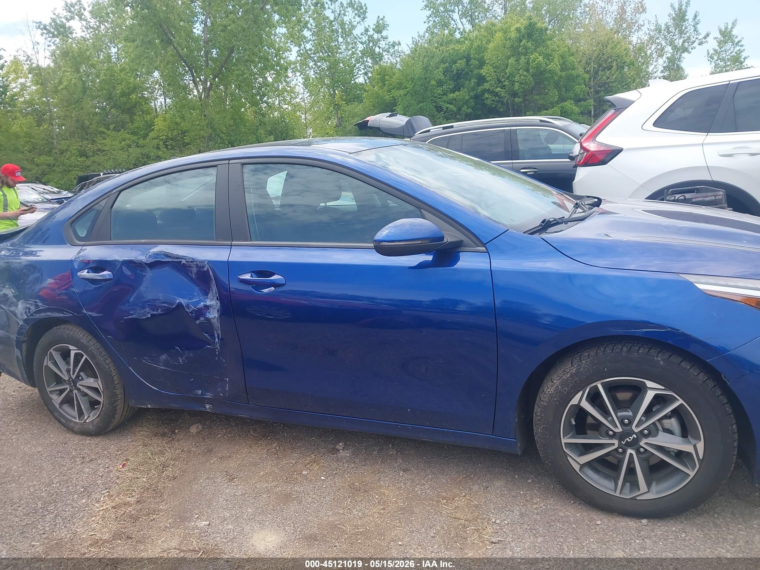 2022 Kia Forte Lxs Blue vin: 3KPF24AD3NE467893