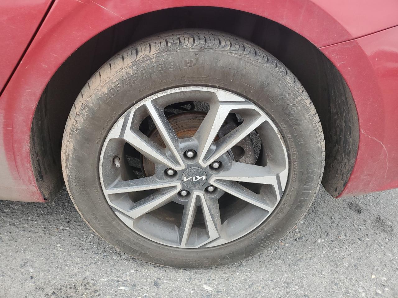 2024 Kia Forte Lxs Red vin: 3KPF24AD3RE736139 Damage: Left Rear Wheel, Curb Rash, > 12 Inches