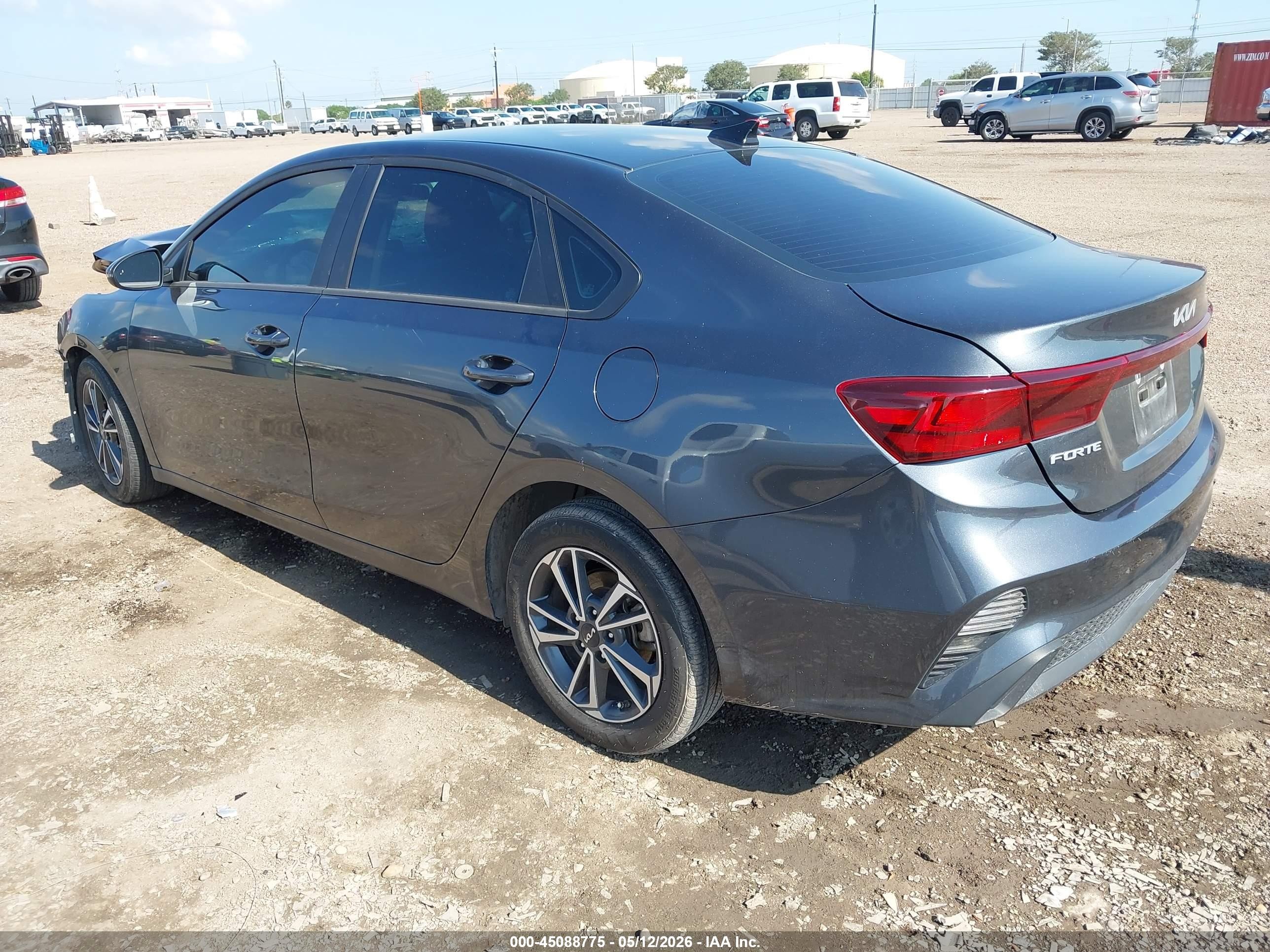 2024 Kia Forte Lxs Black vin: 3KPF24AD3RE812328