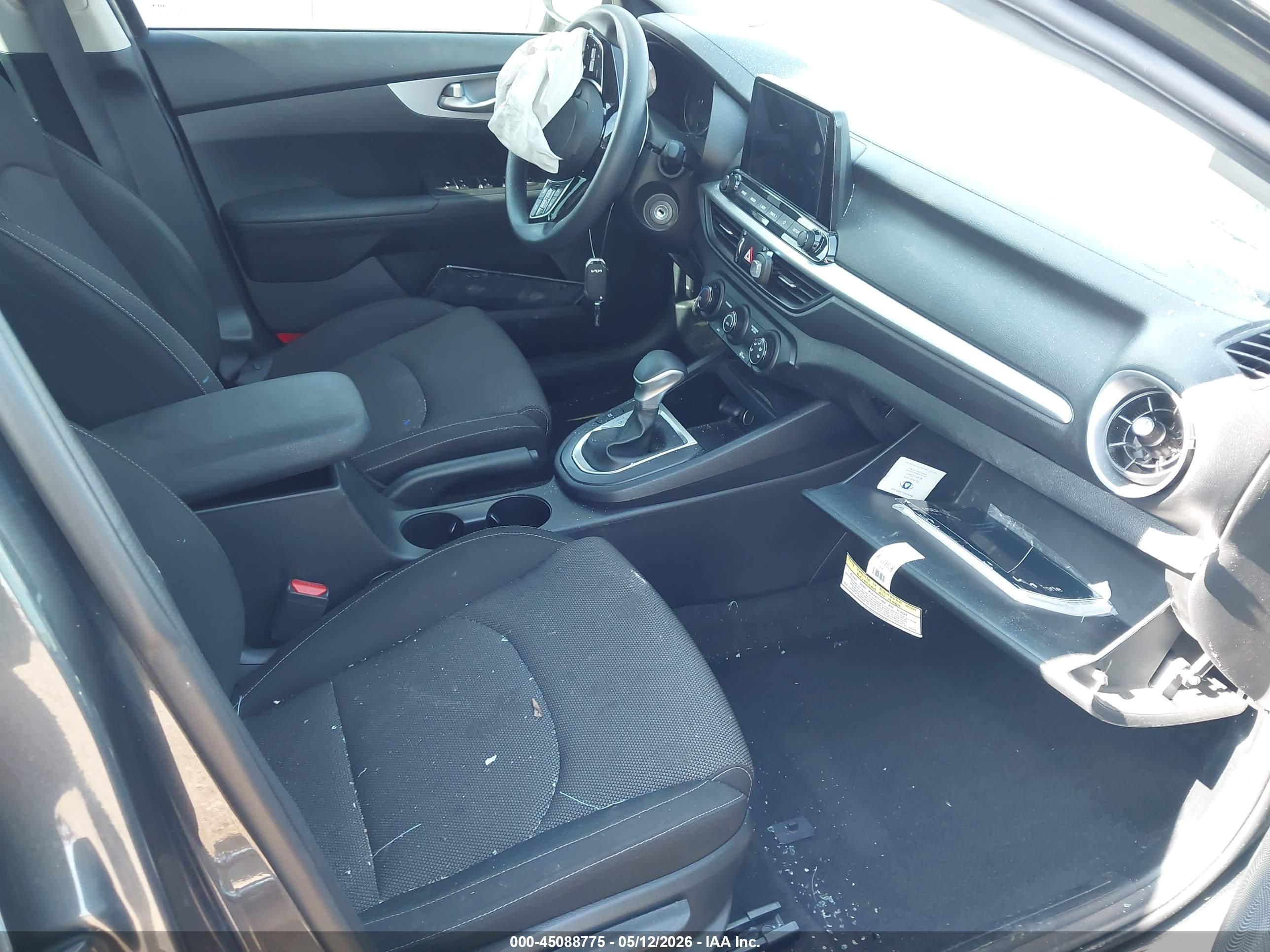 2024 Kia Forte Lxs Black vin: 3KPF24AD3RE812328