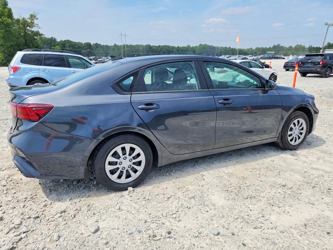 2024 Kia Forte Lx Gray vin: 3KPF24AD3RE814984