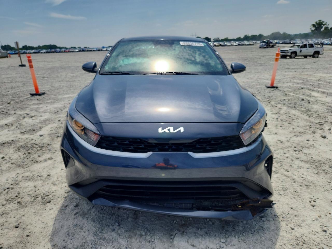 2024 Kia Forte Lx Gray vin: 3KPF24AD3RE814984
