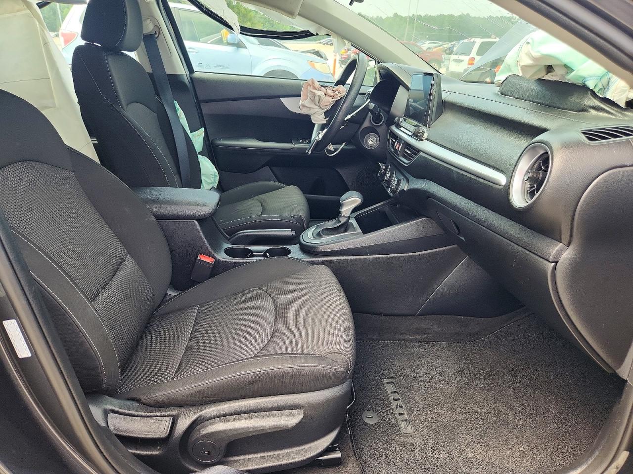 2024 Kia Forte Lx Gray vin: 3KPF24AD3RE814984