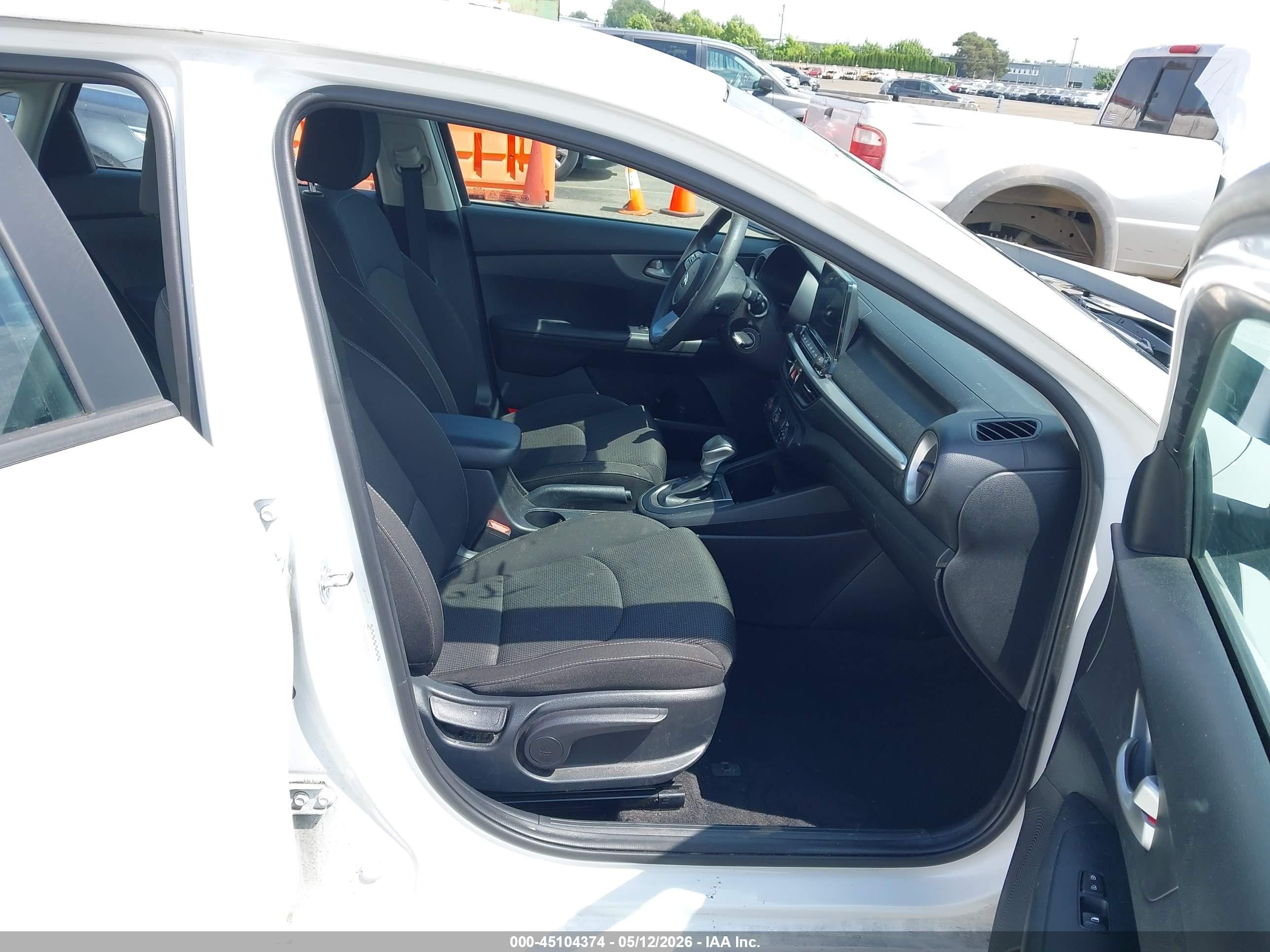 2020 Kia Forte Fe White vin: 3KPF24AD4LE235686
