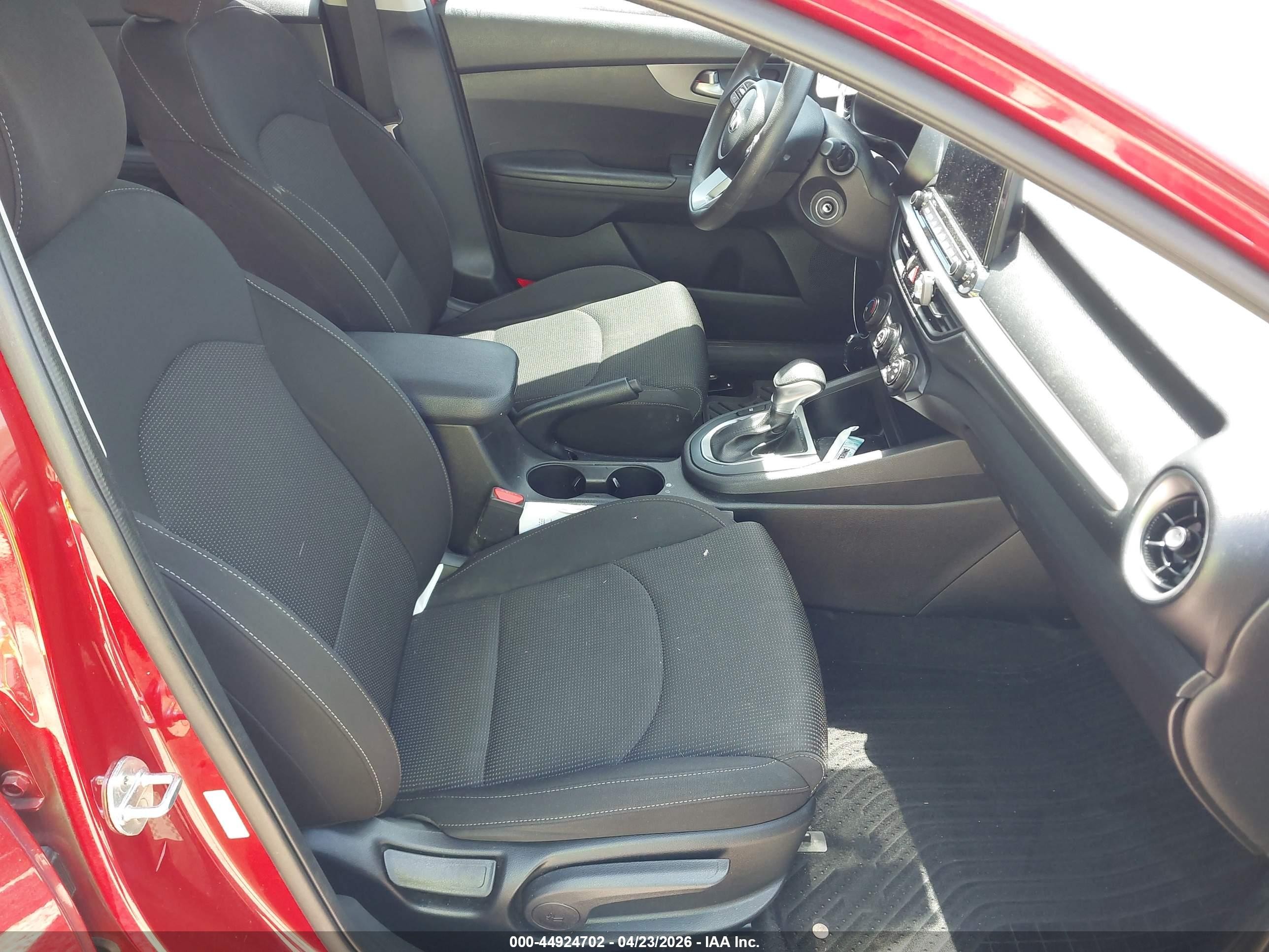2020 Kia Forte Lxs Red vin: 3KPF24AD4LE247238