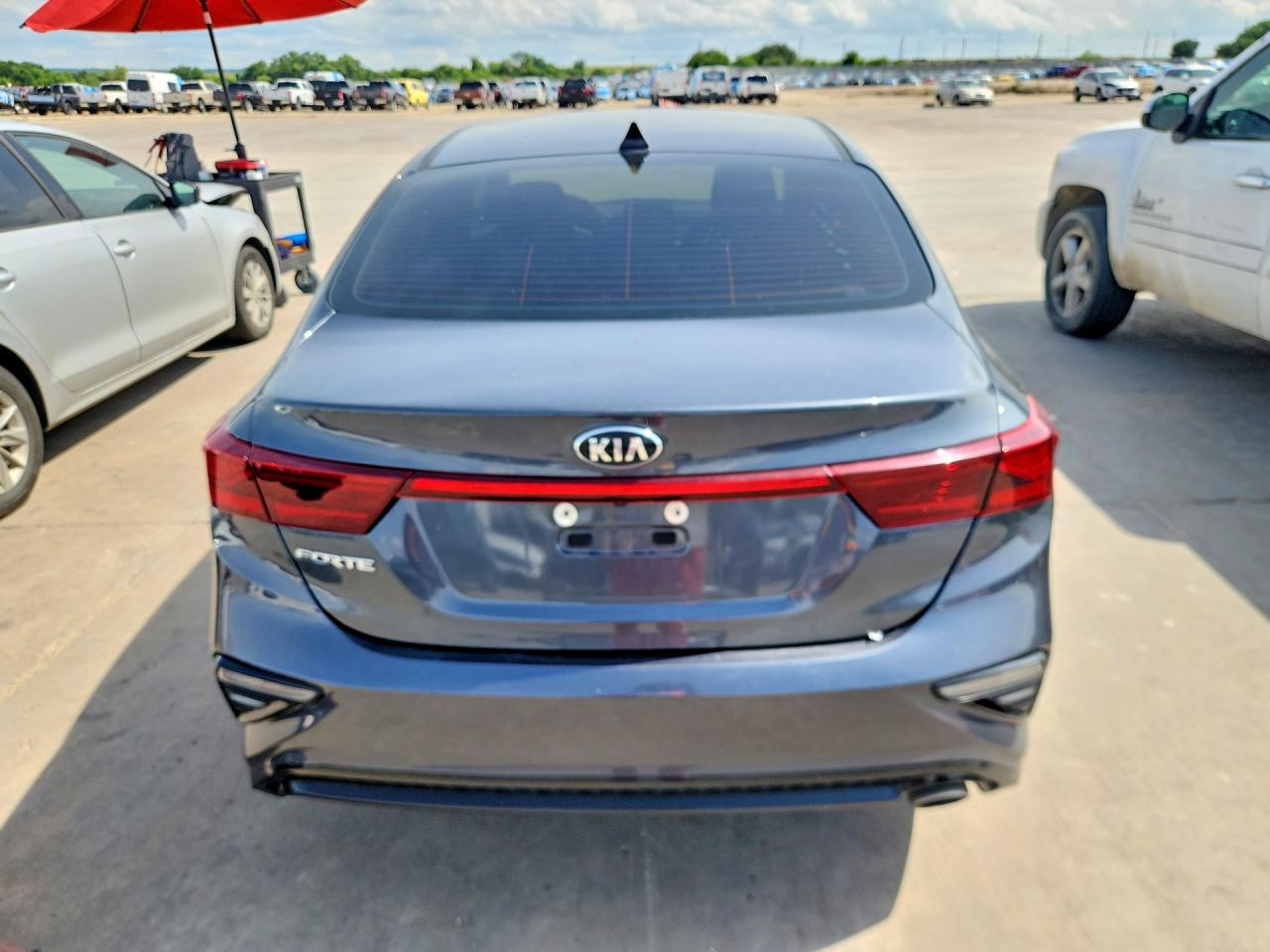 2021 Kia Forte Lxs Gray vin: 3KPF24AD4ME349754