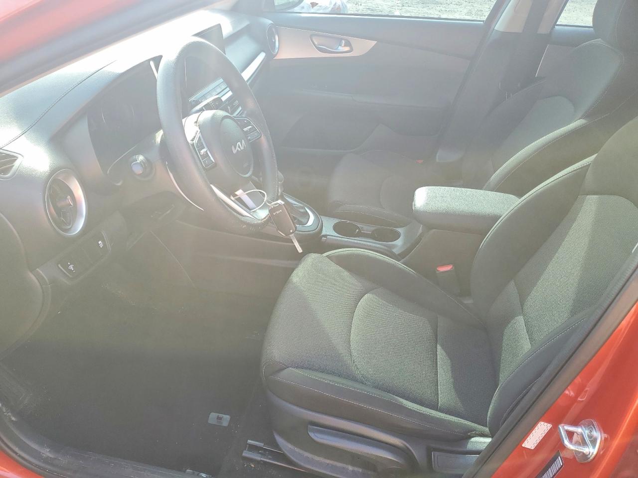 2022 Kia Forte Lxs Orange vin: 3KPF24AD4NE488025