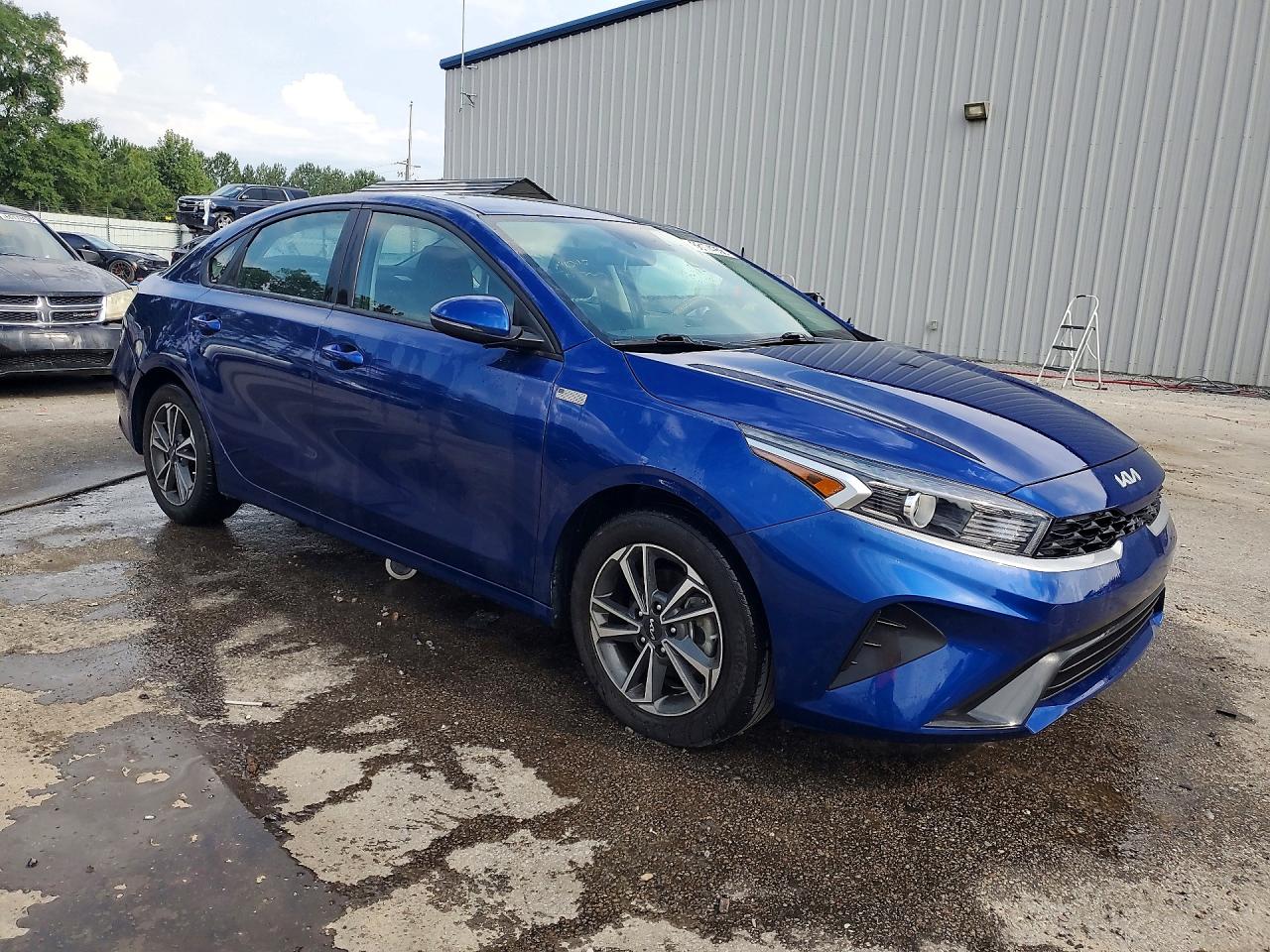 2023 Kia Forte Lxs Blue vin: 3KPF24AD4PE639416