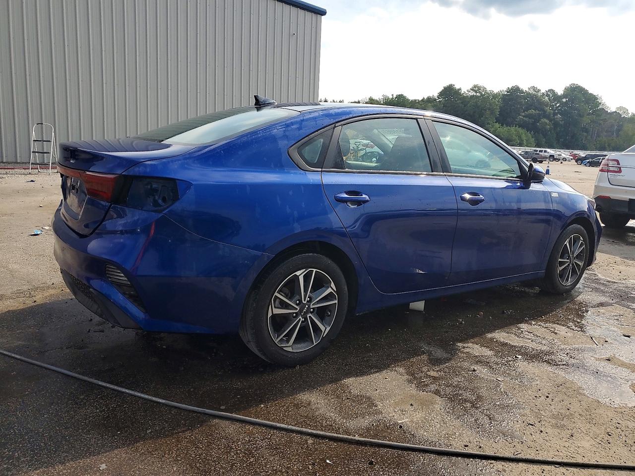 2023 Kia Forte Lxs Blue vin: 3KPF24AD4PE639416