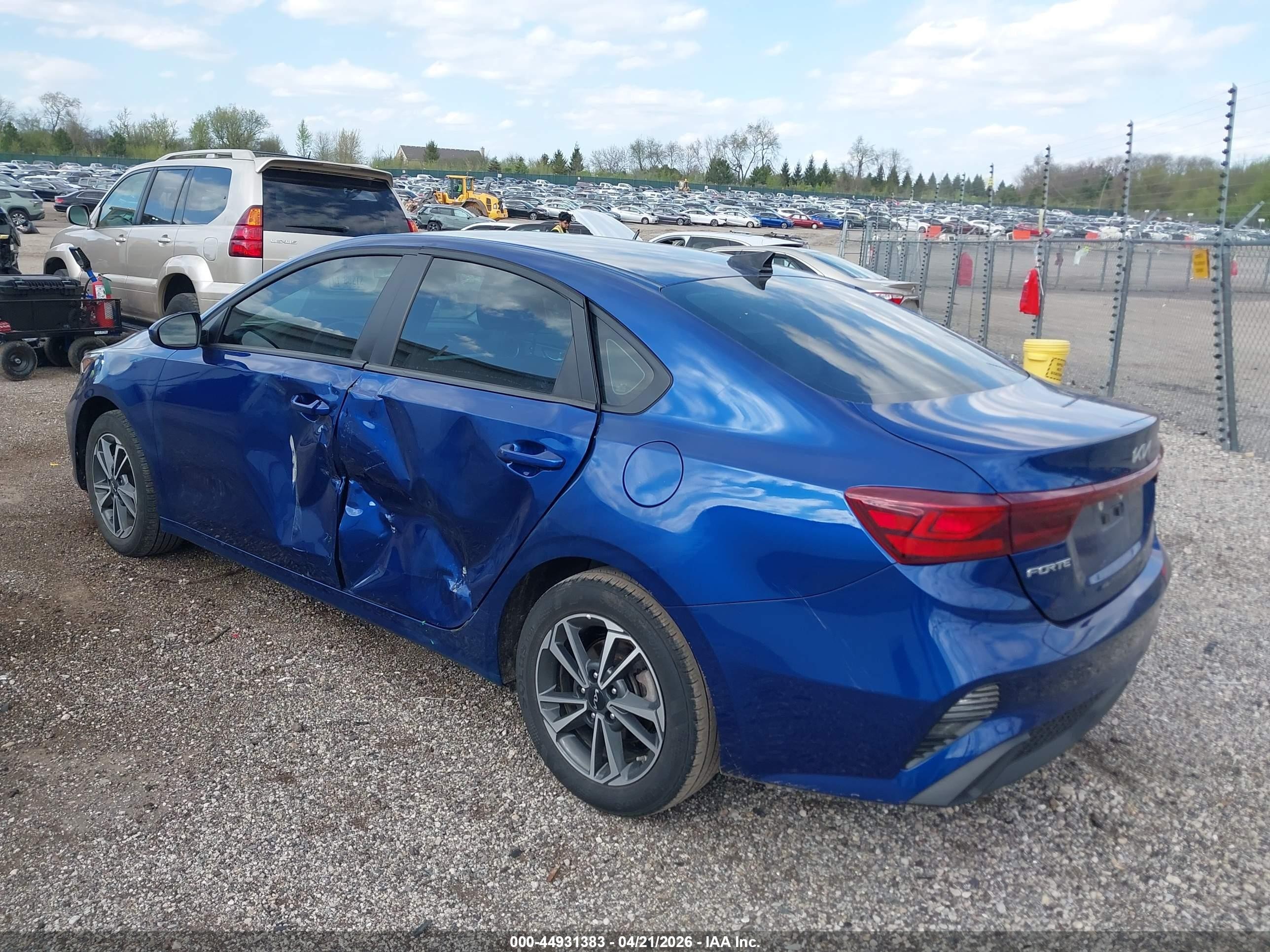 2024 Kia Forte Lxs Blue vin: 3KPF24AD4RE788069