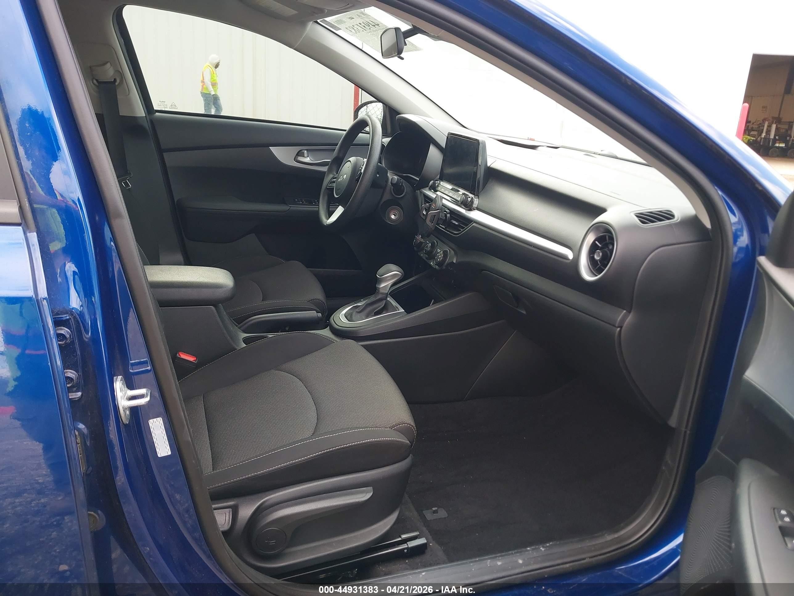 2024 Kia Forte Lxs Blue vin: 3KPF24AD4RE788069