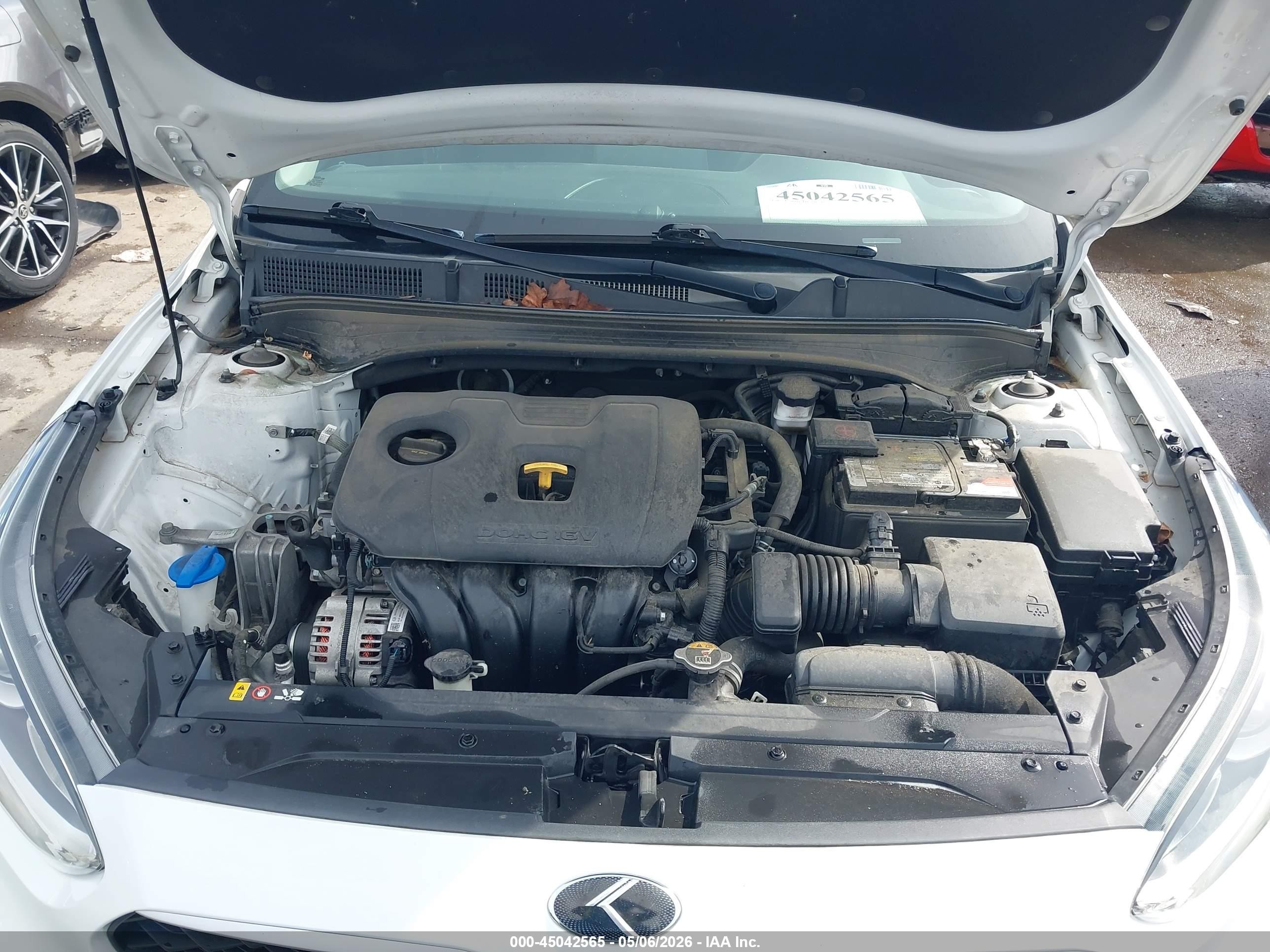 2019 Kia Forte Lxs White vin: 3KPF24AD5KE060931