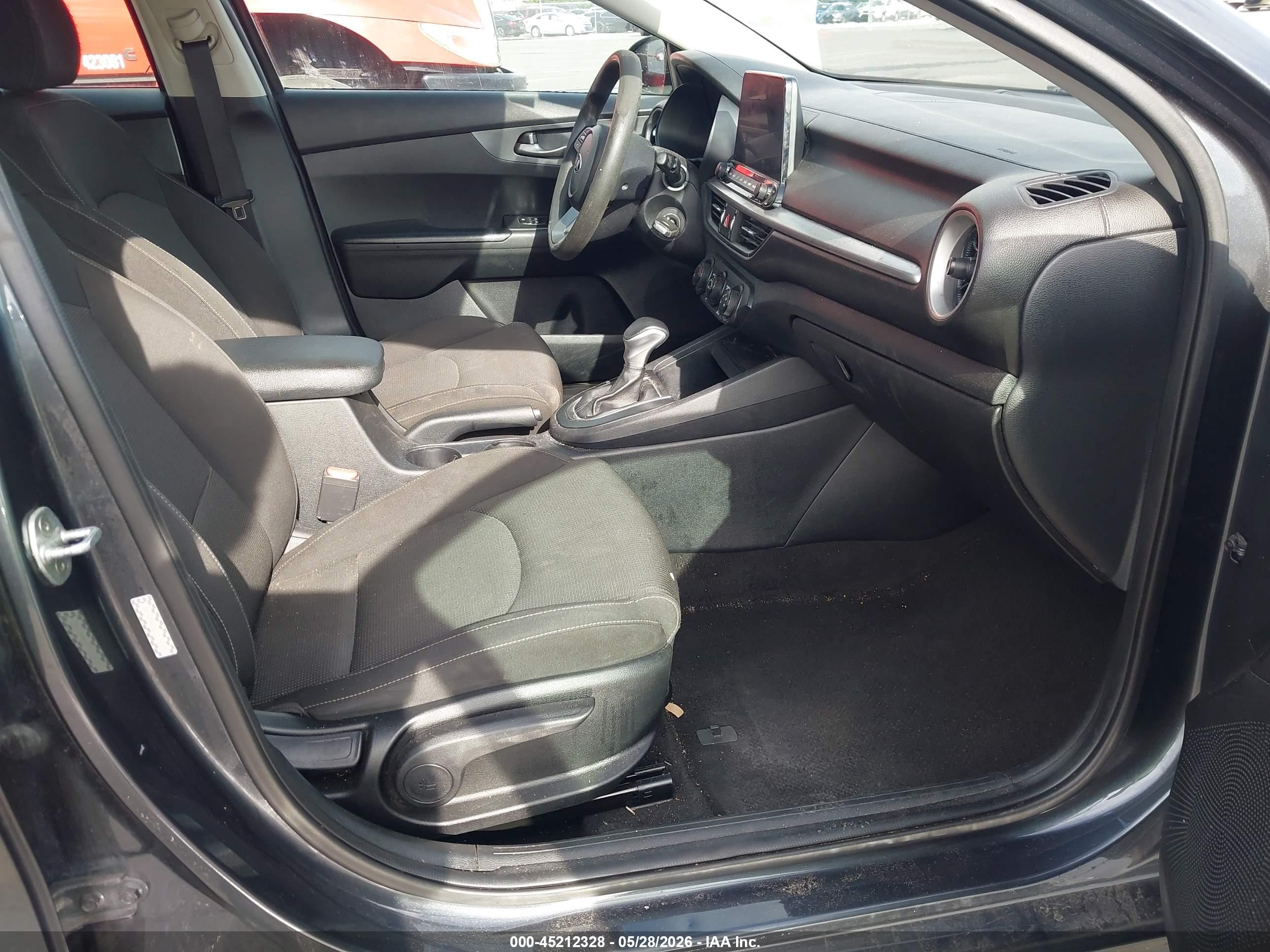 2020 Kia Forte Fe Gray vin: 3KPF24AD5LE175157