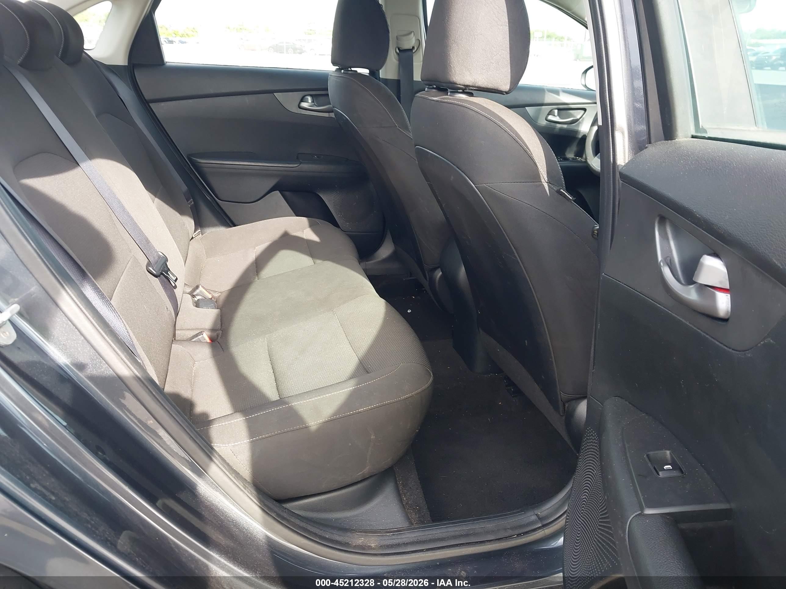 2020 Kia Forte Fe Gray vin: 3KPF24AD5LE175157