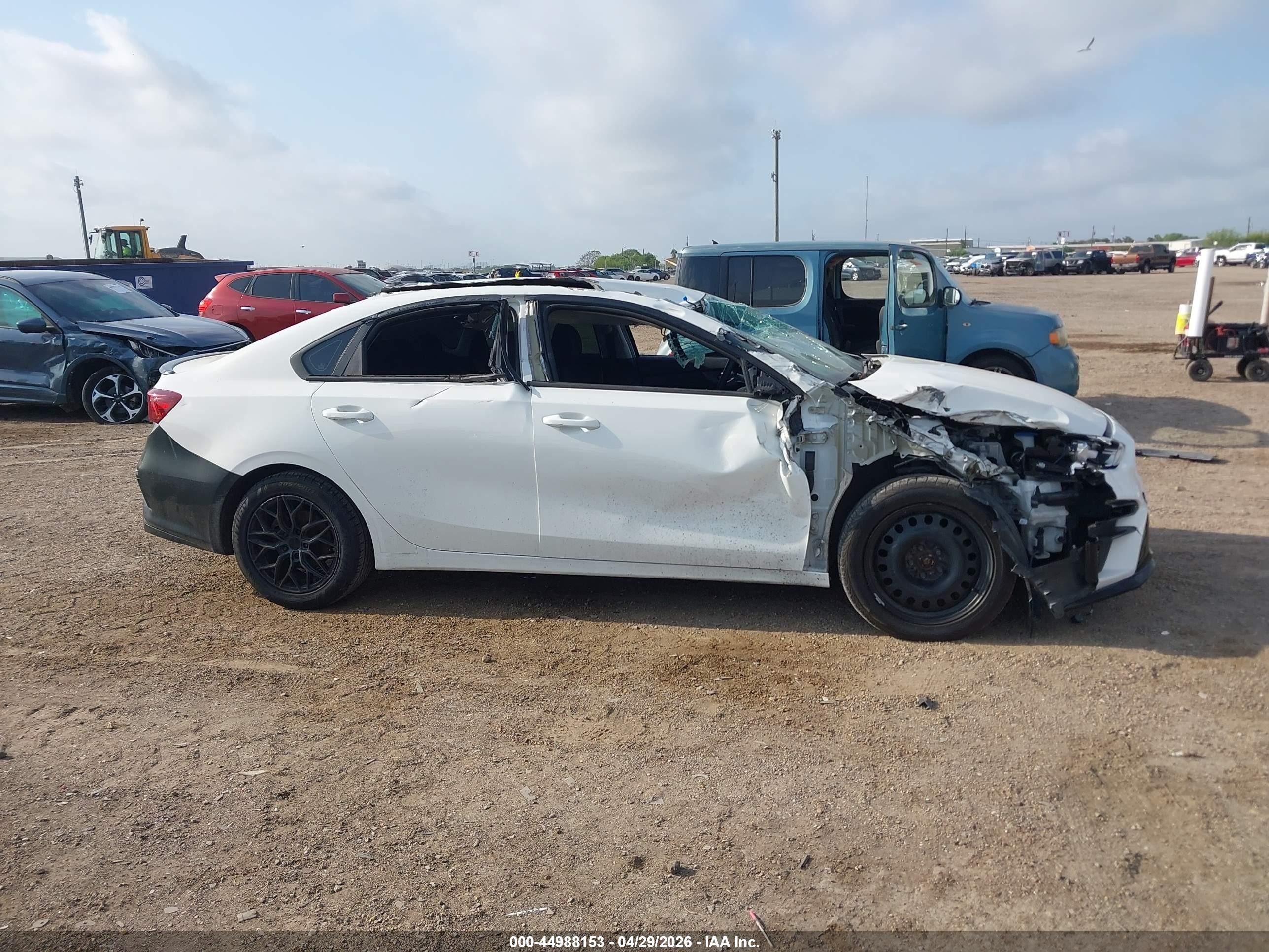 2020 Kia Forte Lxs White vin: 3KPF24AD5LE243926