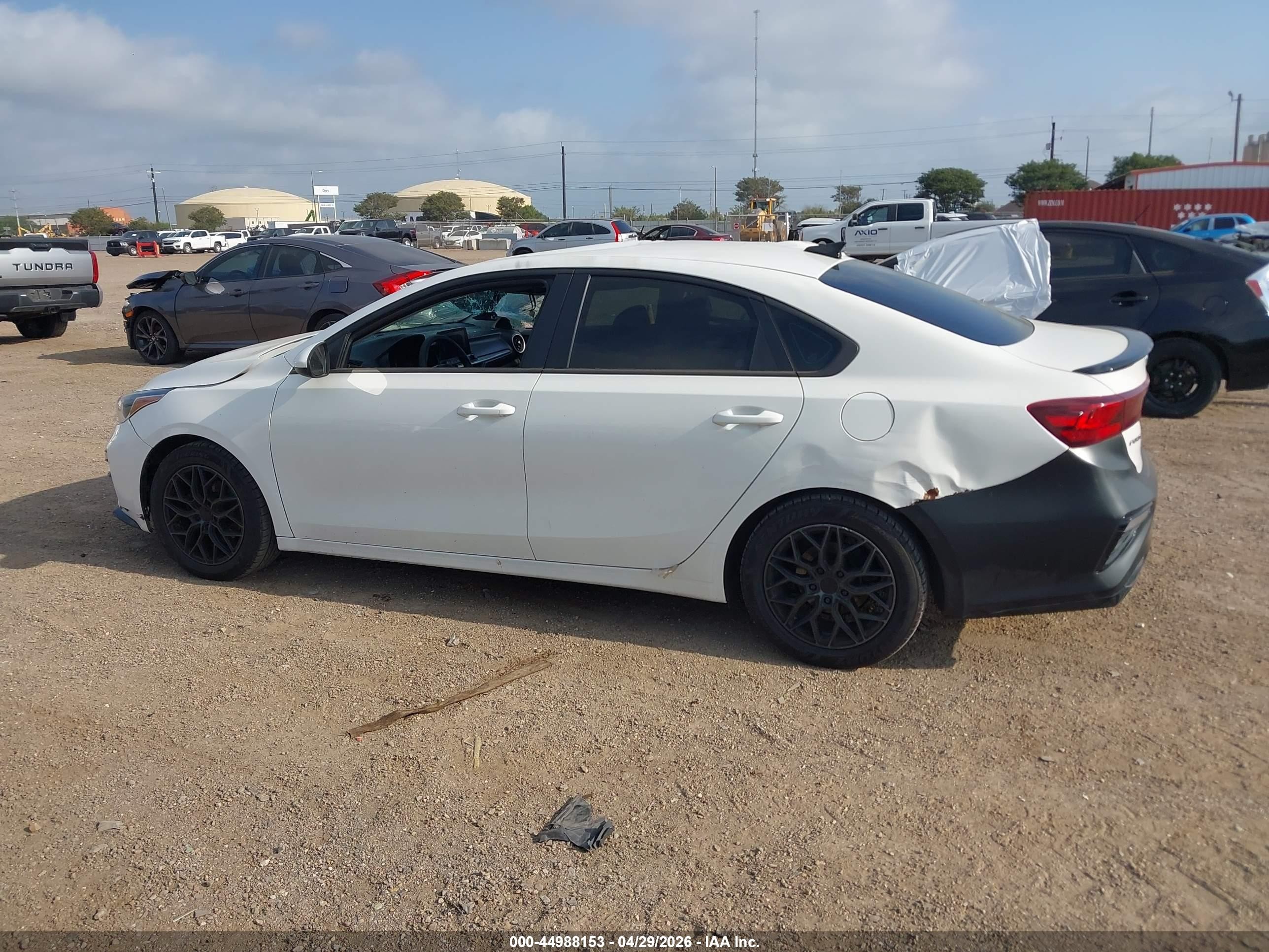 2020 Kia Forte Lxs White vin: 3KPF24AD5LE243926