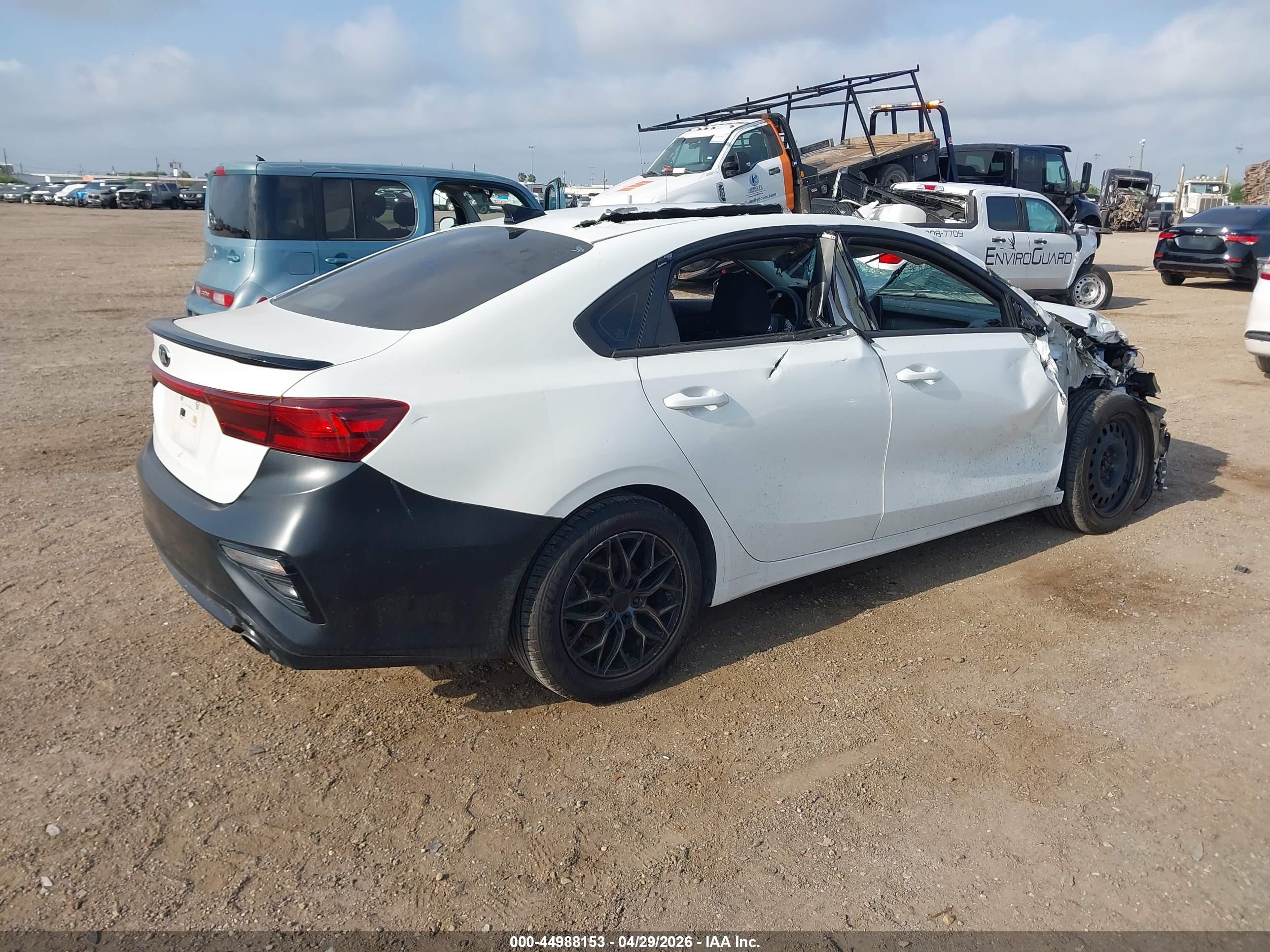2020 Kia Forte Lxs White vin: 3KPF24AD5LE243926