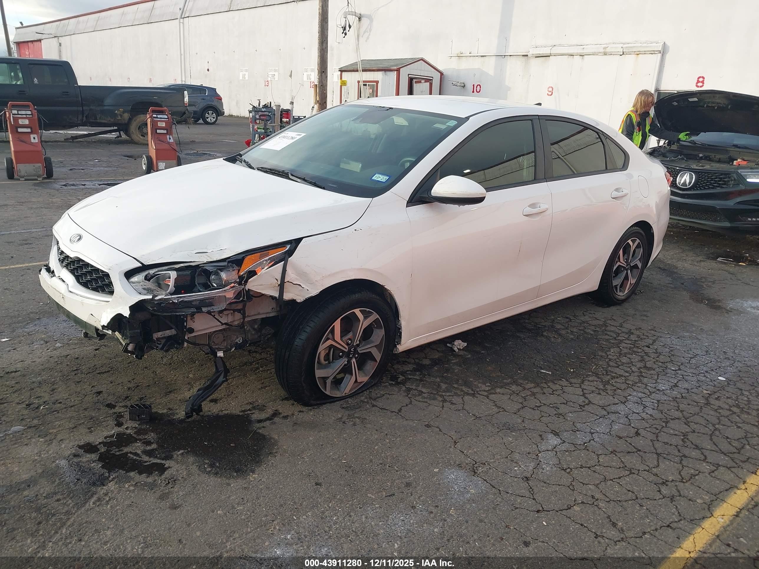 2020 Kia Forte Lxs White vin: 3KPF24AD5LE249306