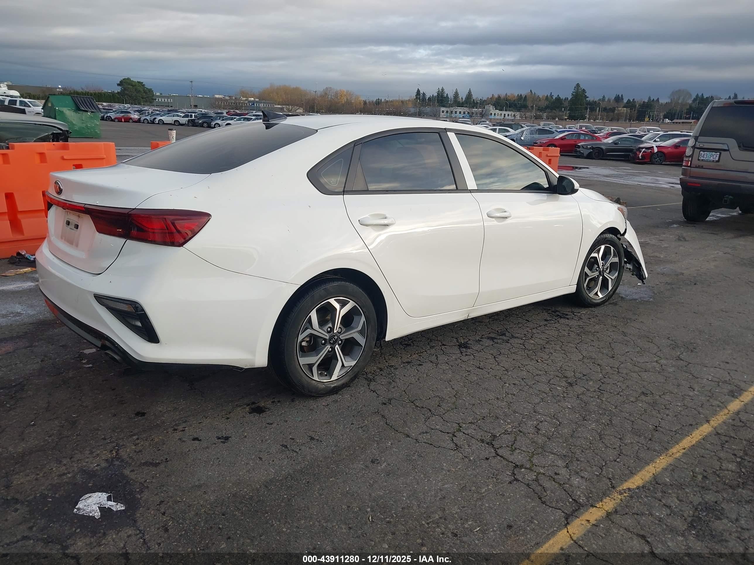 2020 Kia Forte Lxs White vin: 3KPF24AD5LE249306