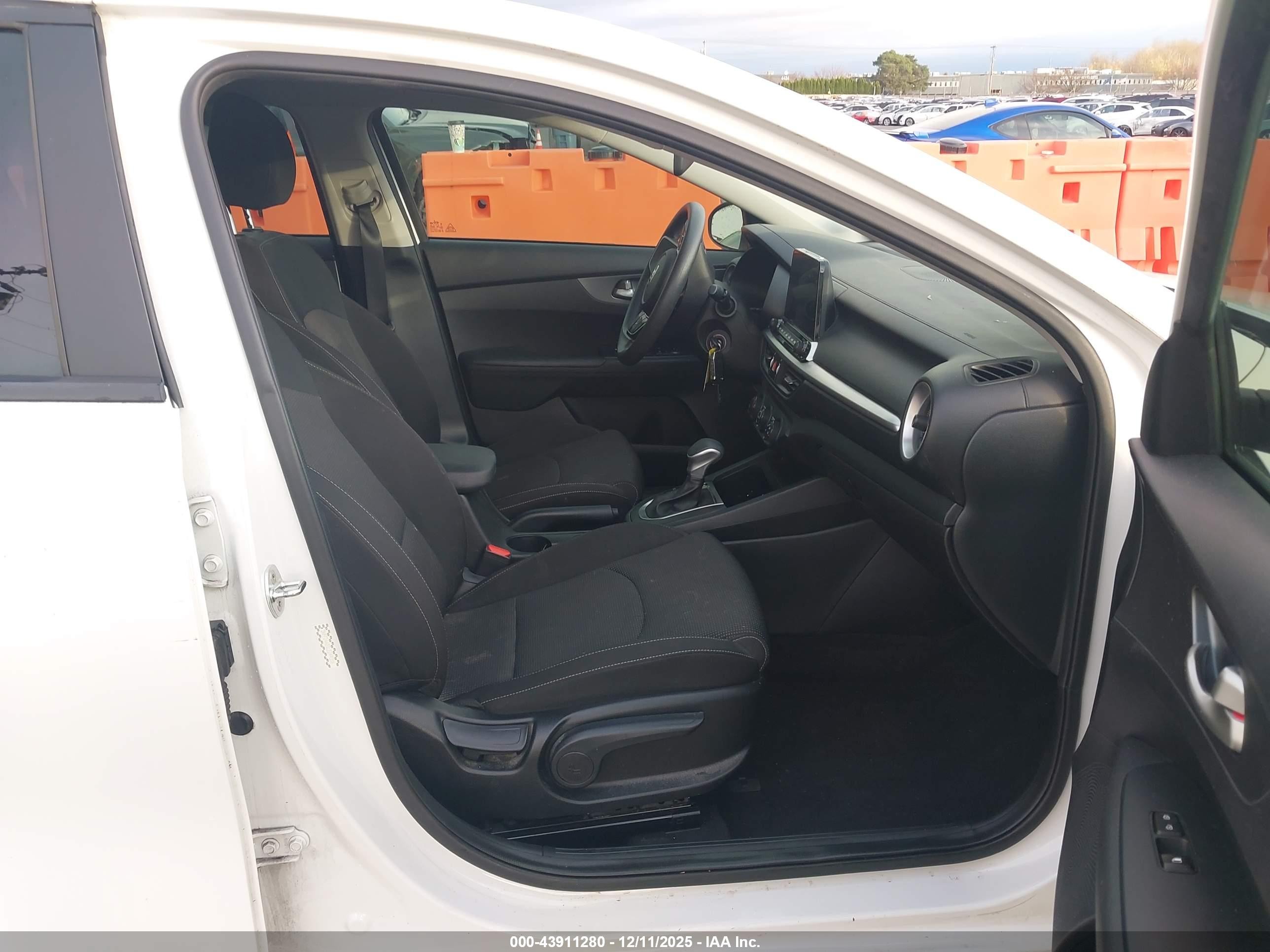 2020 Kia Forte Lxs White vin: 3KPF24AD5LE249306