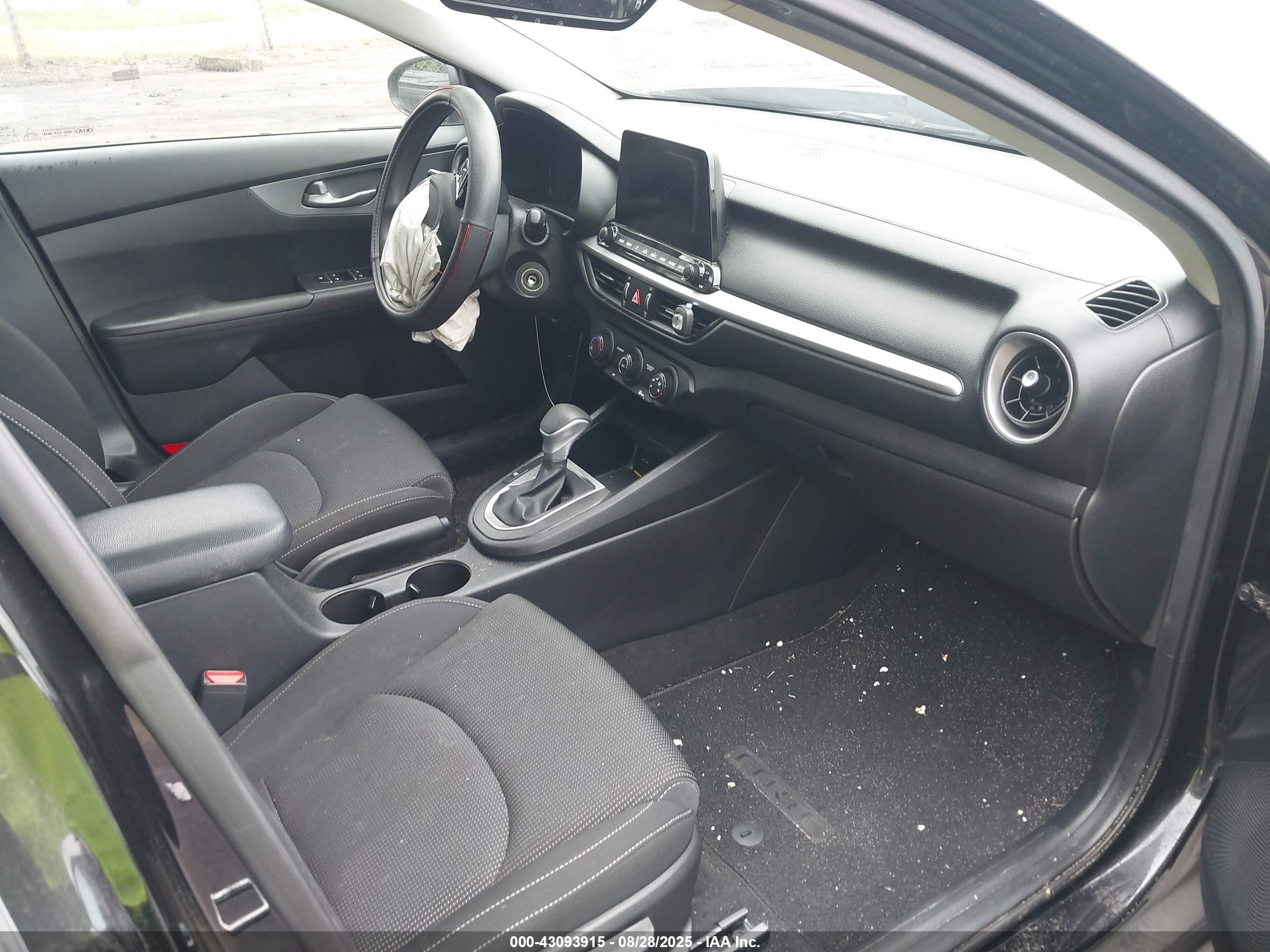 2021 Kia Forte Lxs Черный vin: 3KPF24AD5ME318626